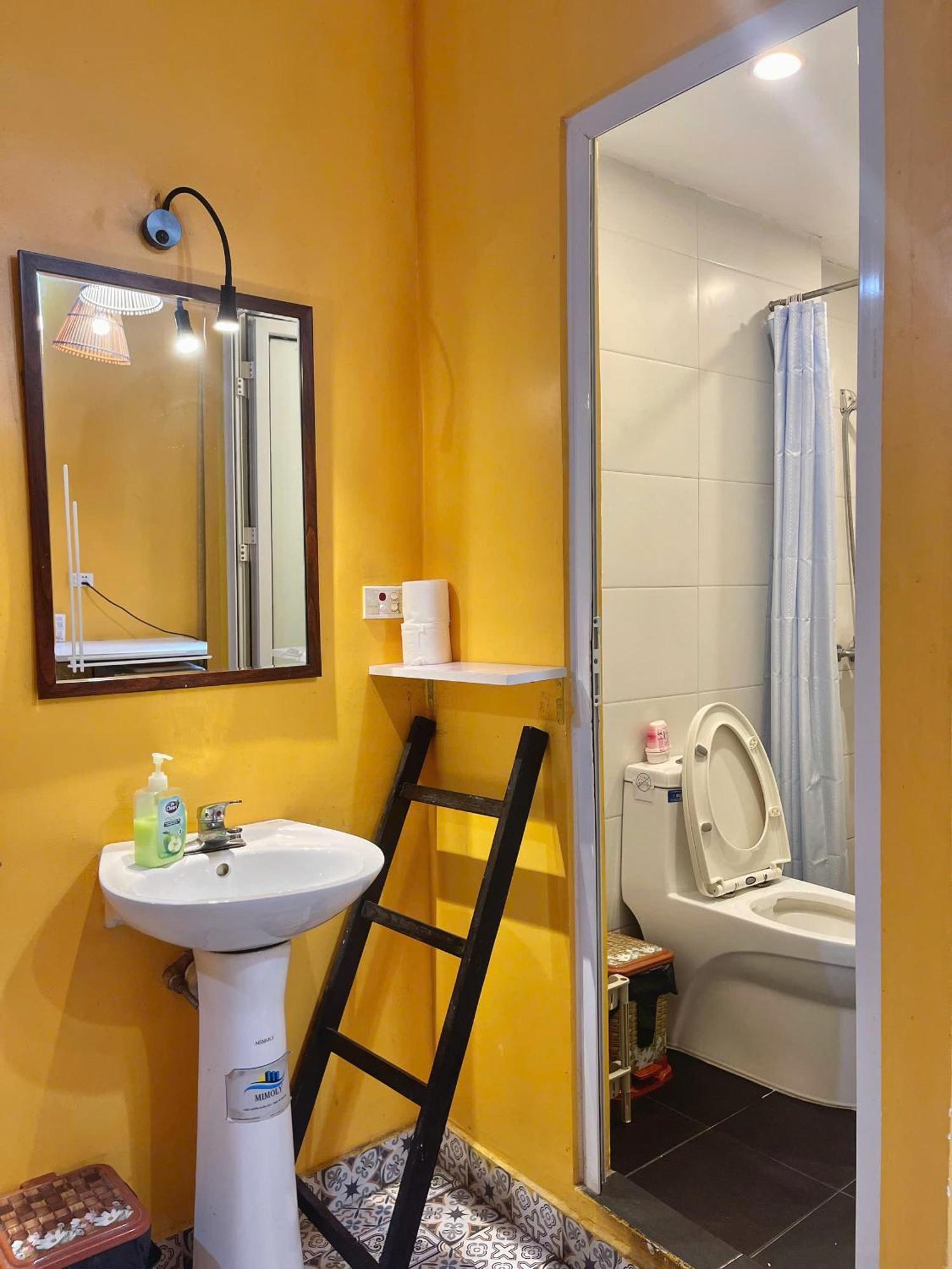 Large Window- Quiet- Old Quarter Apartment Hanoi