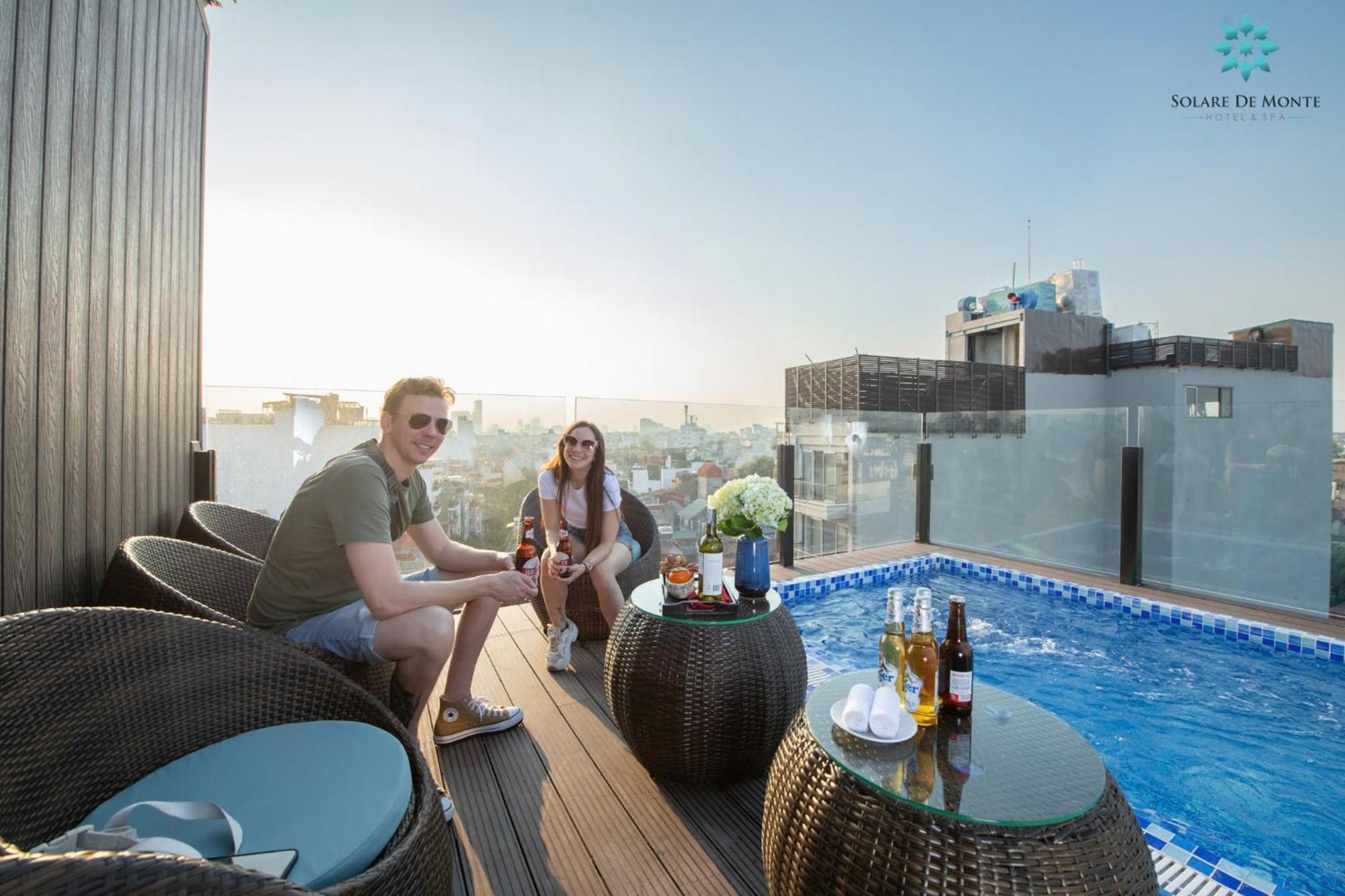 Khách sạn Khách Sạn&spa De Legend 4*