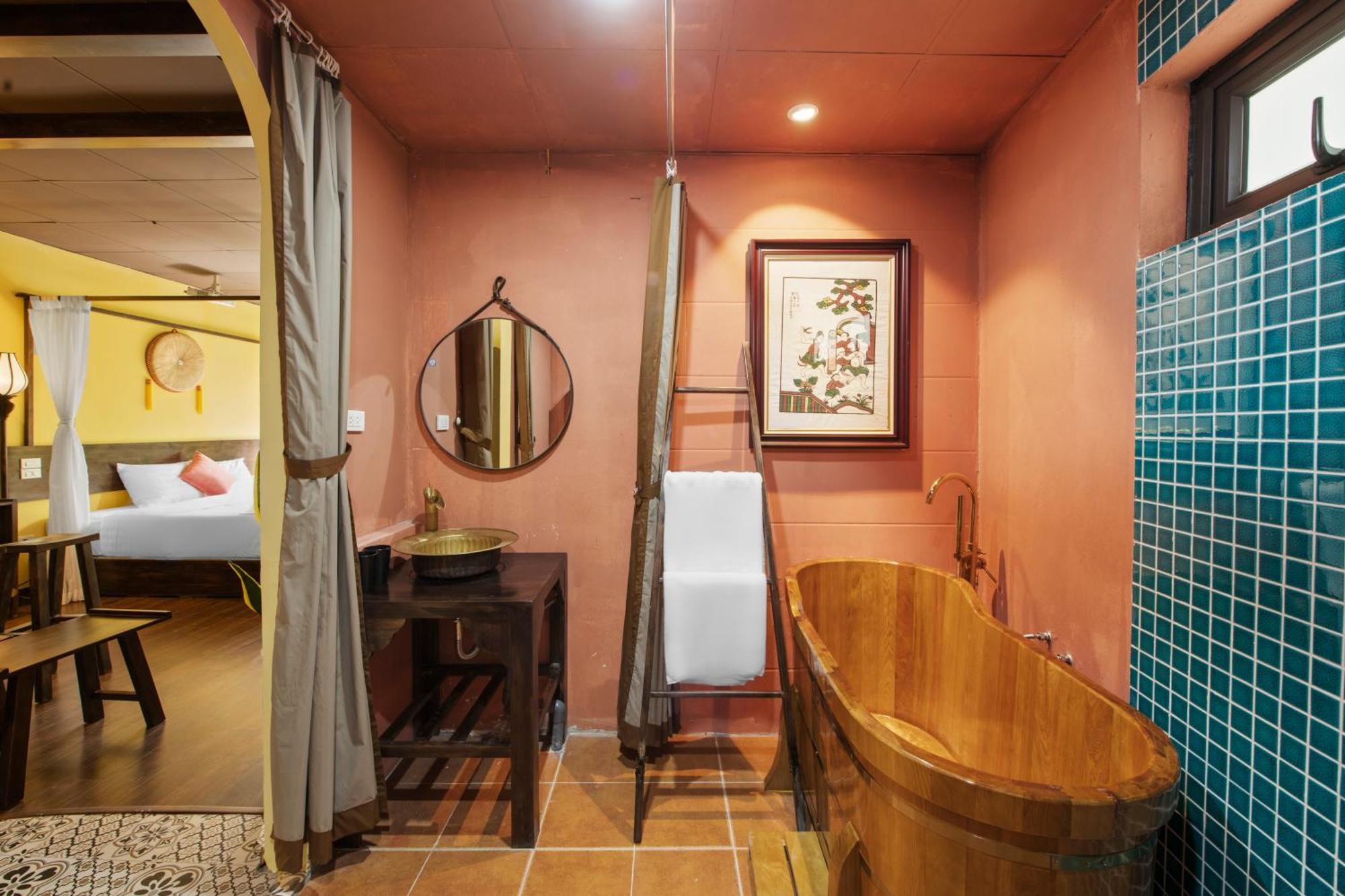 Apartment Old Quarter Lux Boutique Railview Retreat