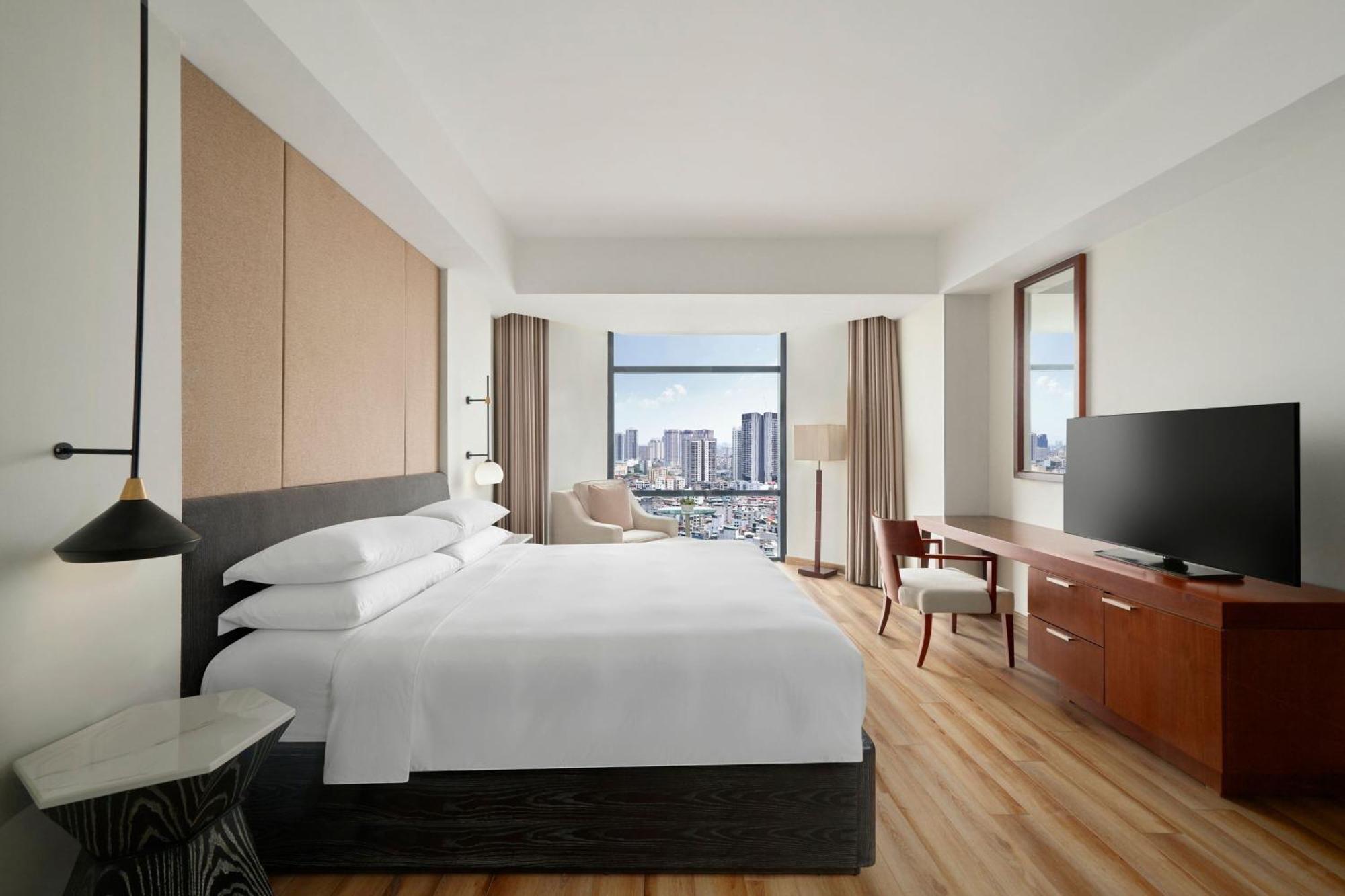 Sheraton West 5* Hanoi