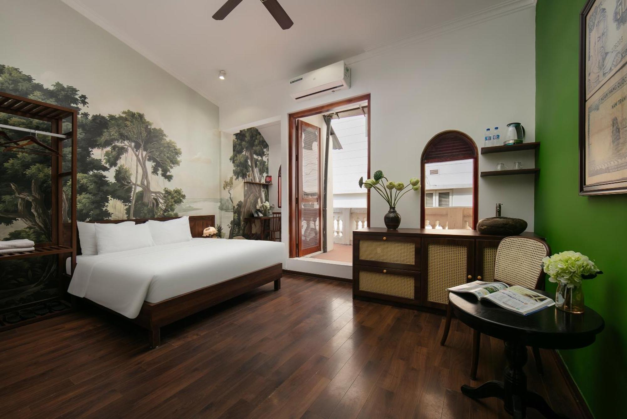 Backpackers & Rooftop Bar Hanoi