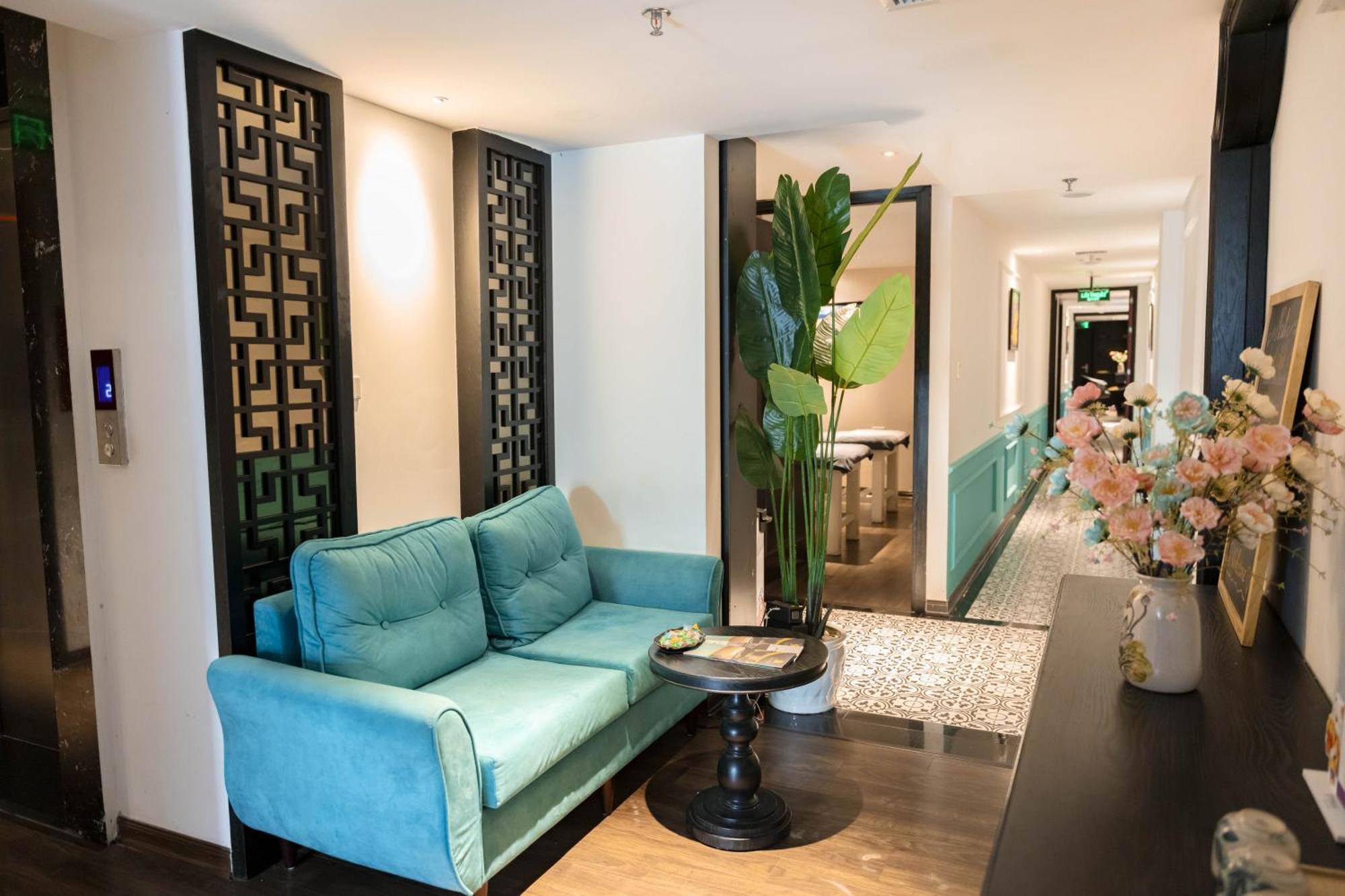 Hotel Mina And