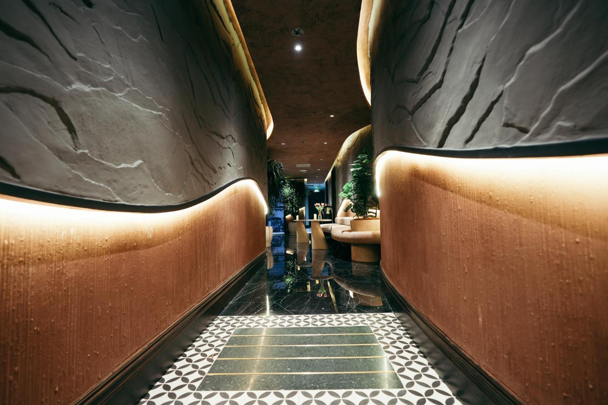 Hotel Lion Boutique & 4*