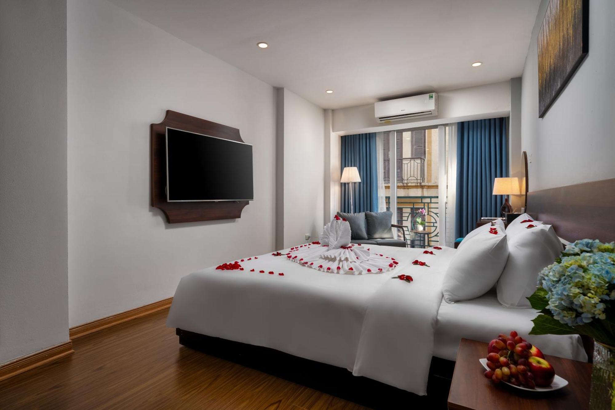Astoria & Travel Hotel
