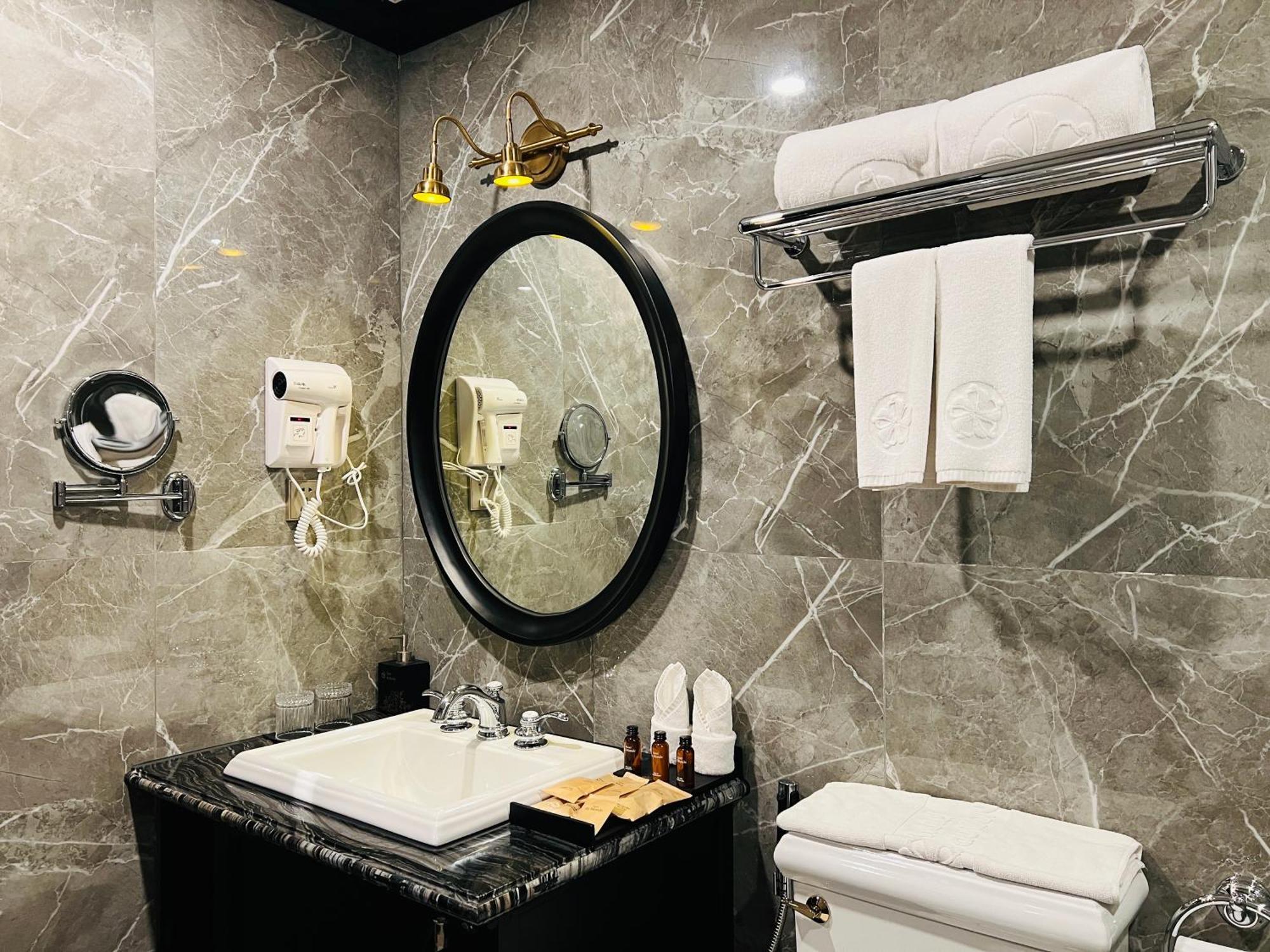 Hotel Du Monde Classic 3*