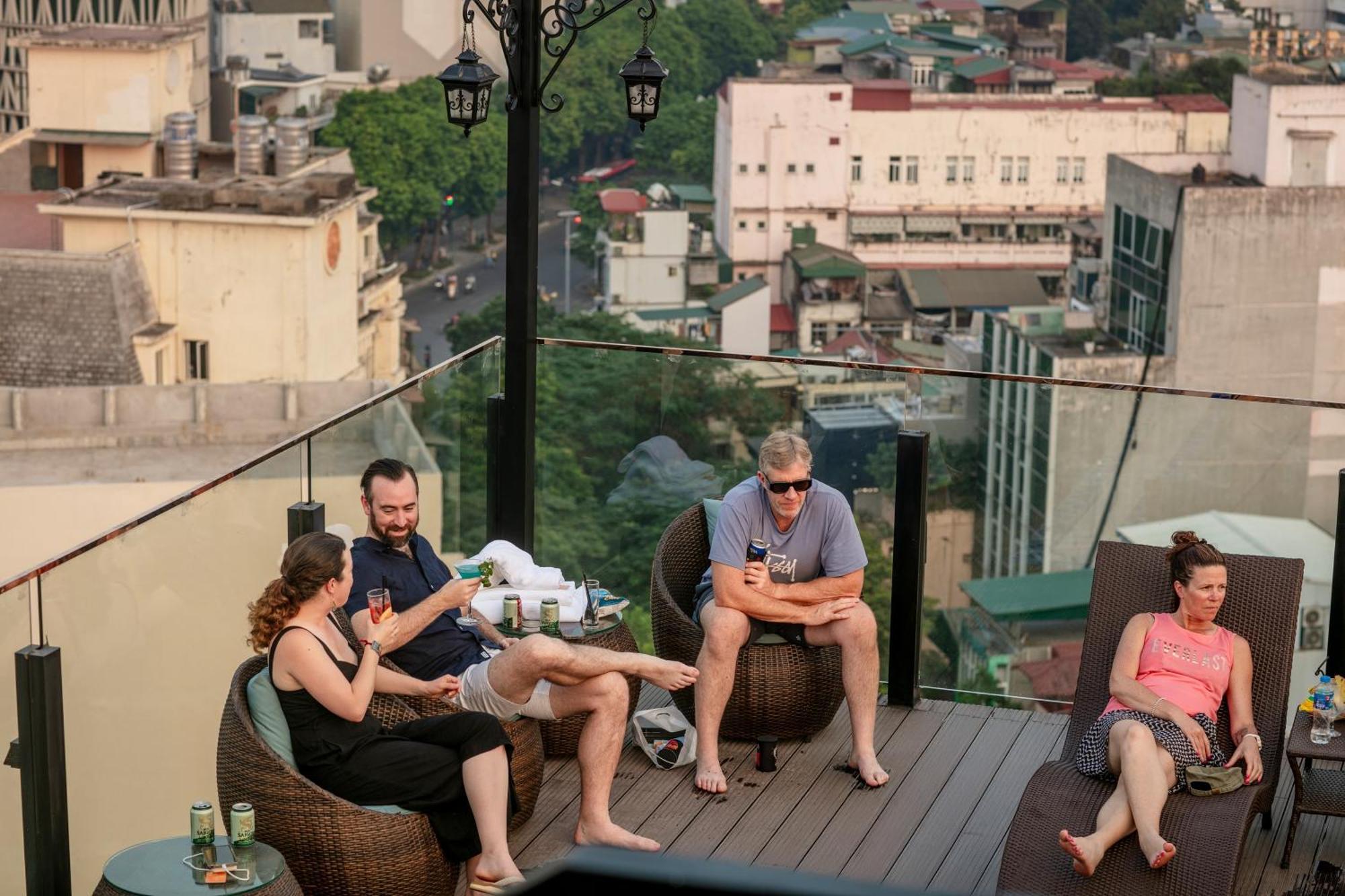 Khách sạn De Corner Hà Nội
