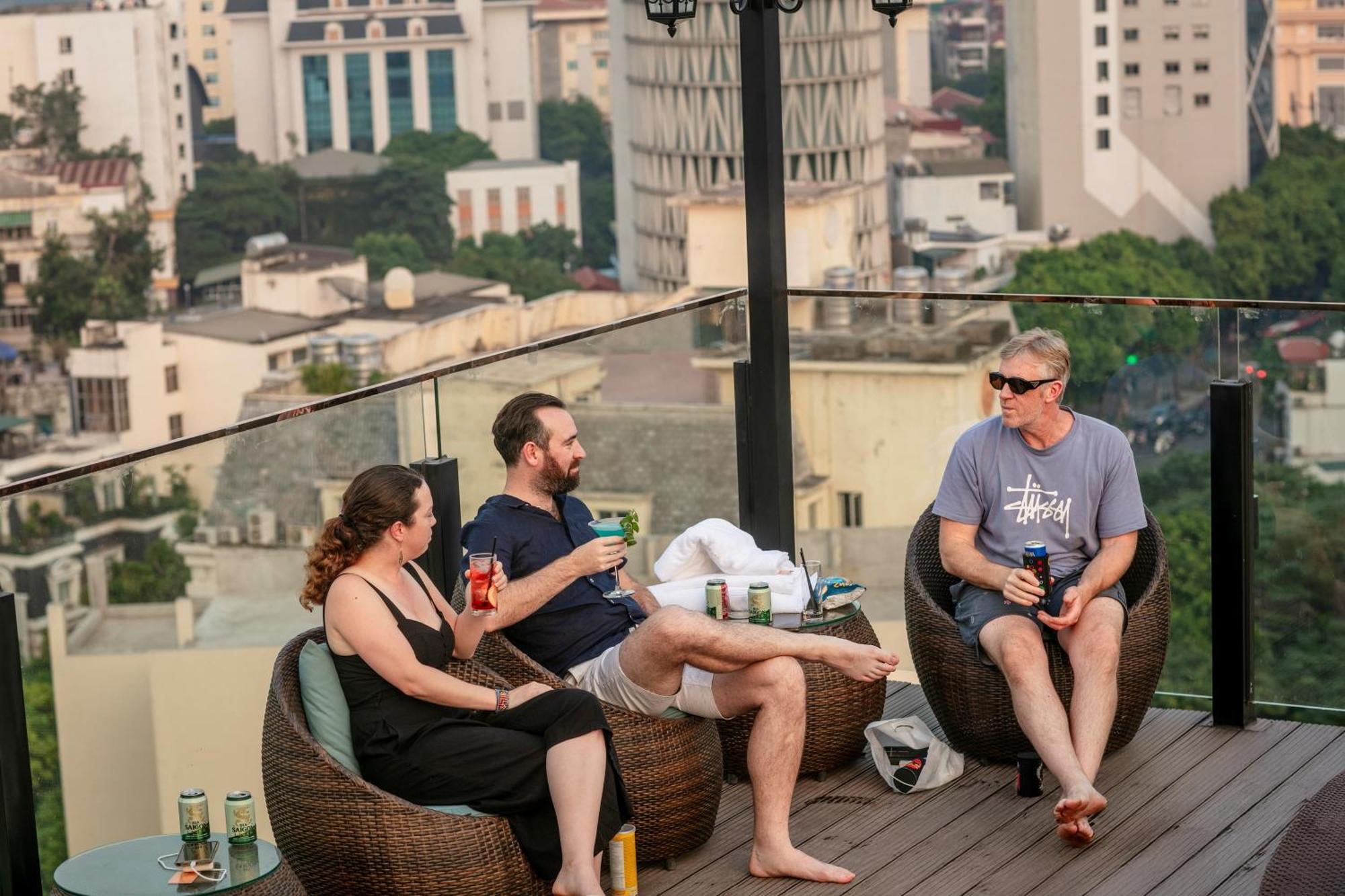 Khách sạn De Corner Hà Nội