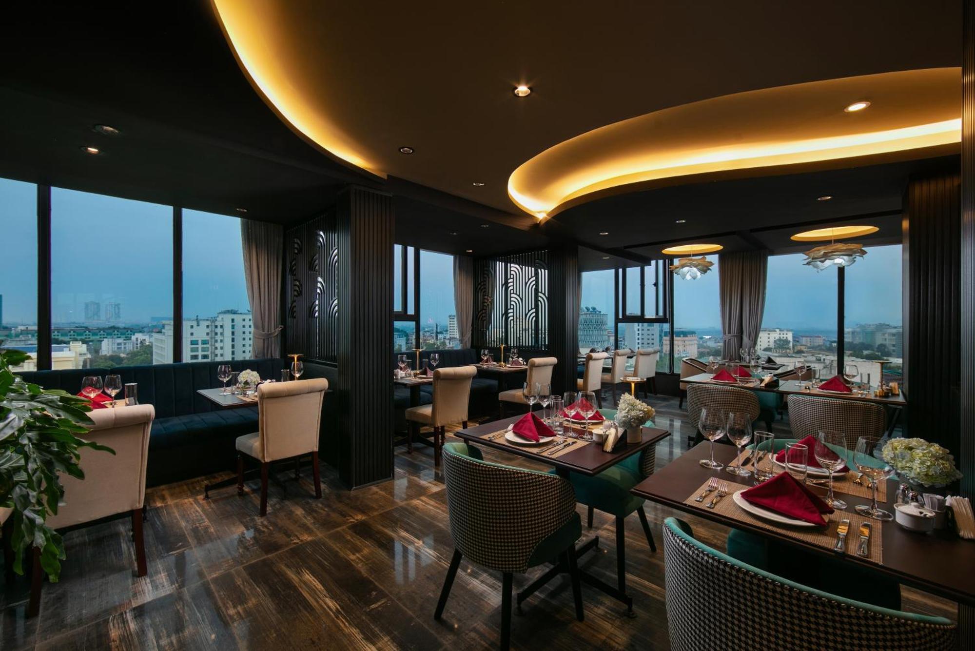 Khách sạn De Corner
