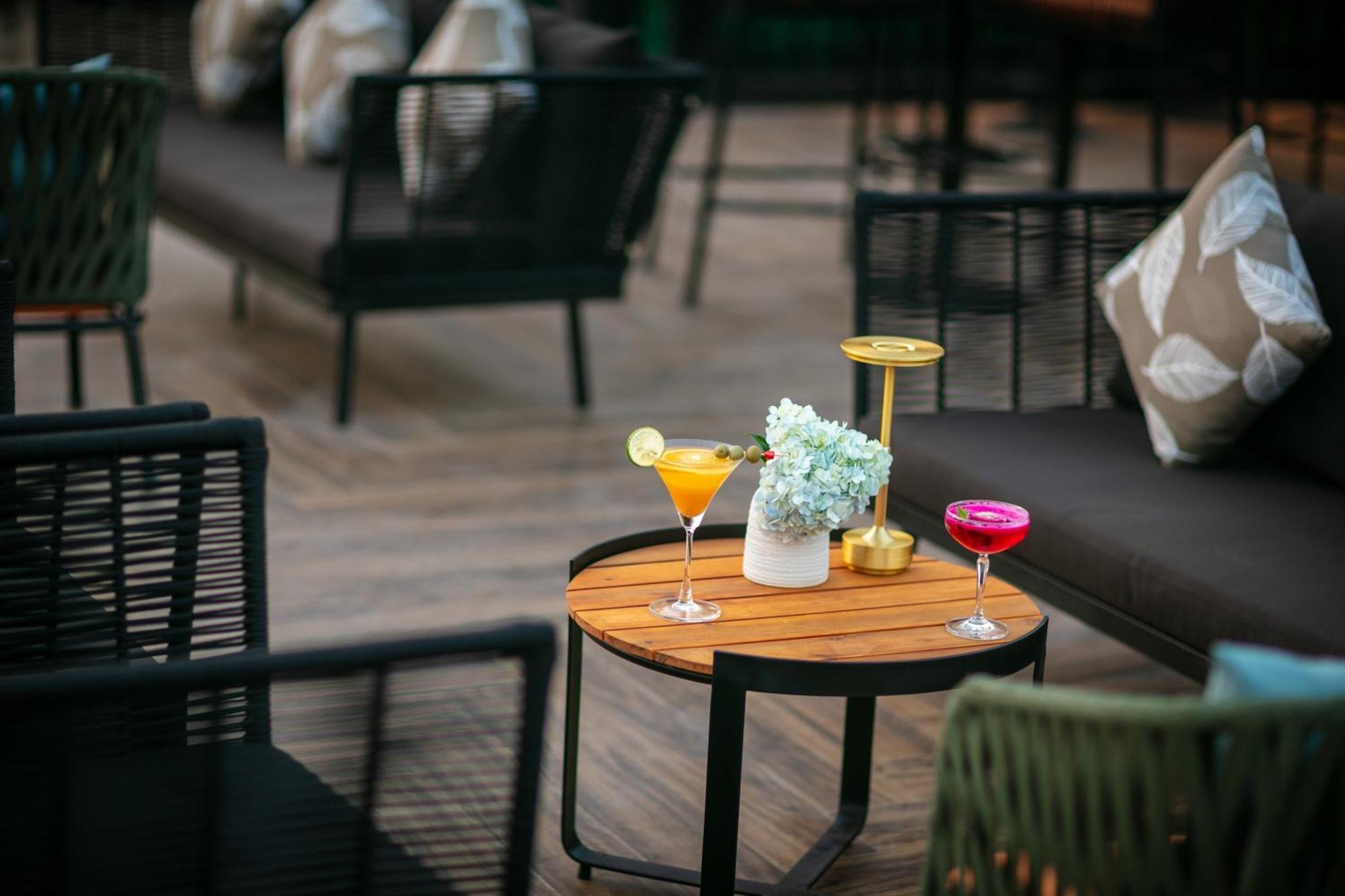 Khách sạn De Corner Hà Nội