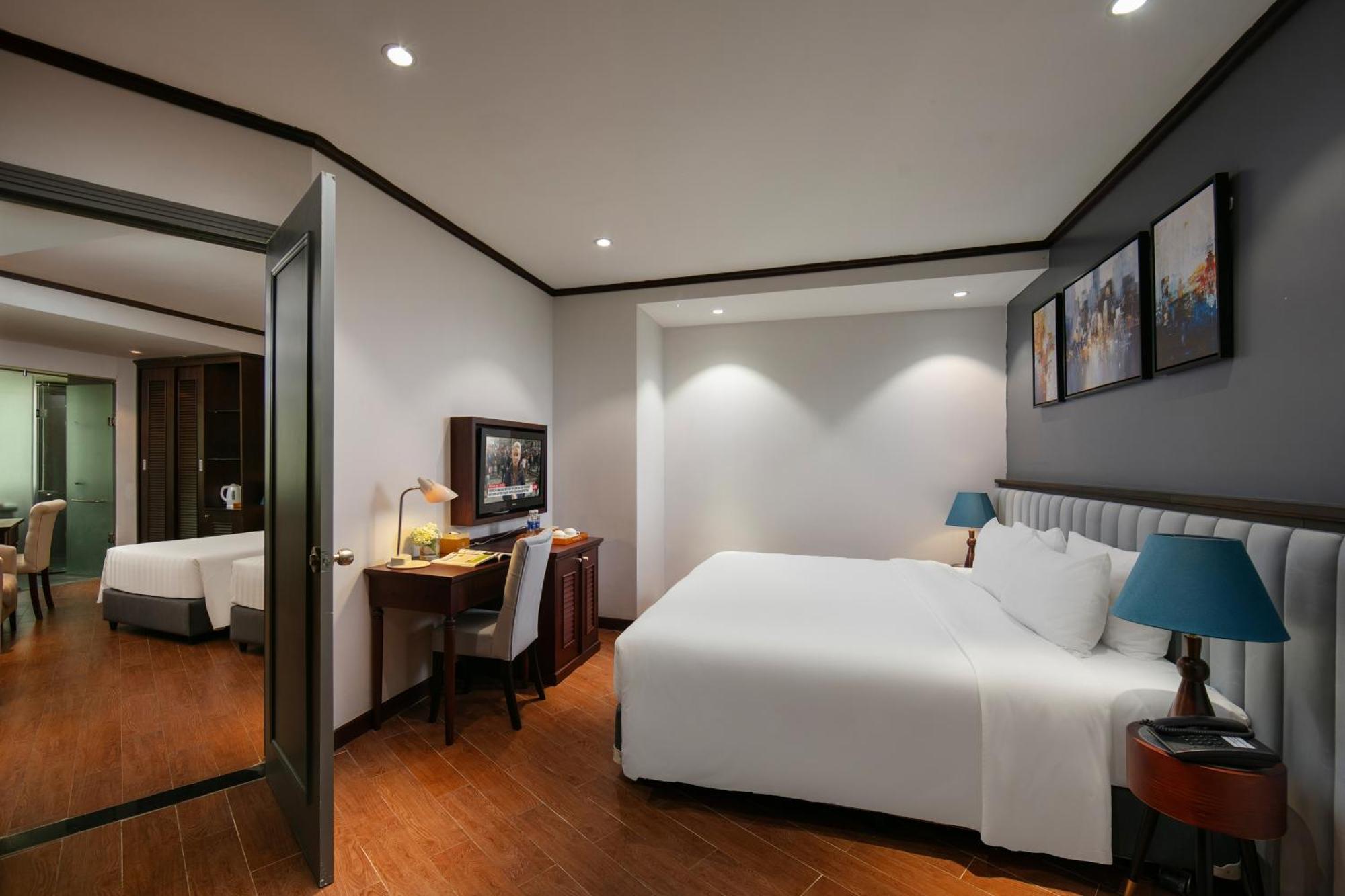 Khách sạn De Corner Hà Nội