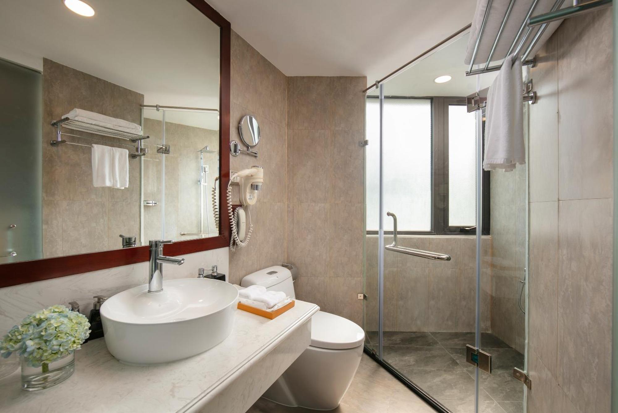 Khách sạn De Corner 4*