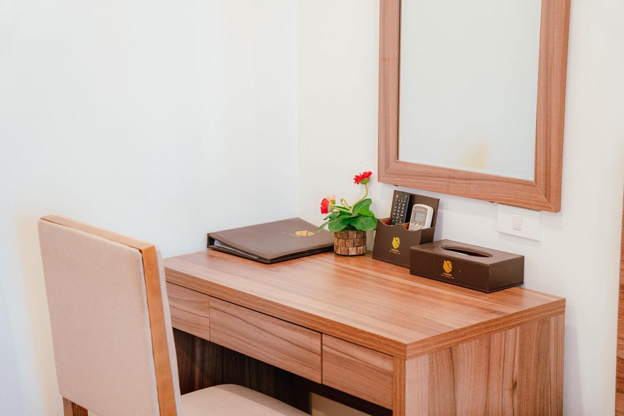 A89 Rosarian Hotel