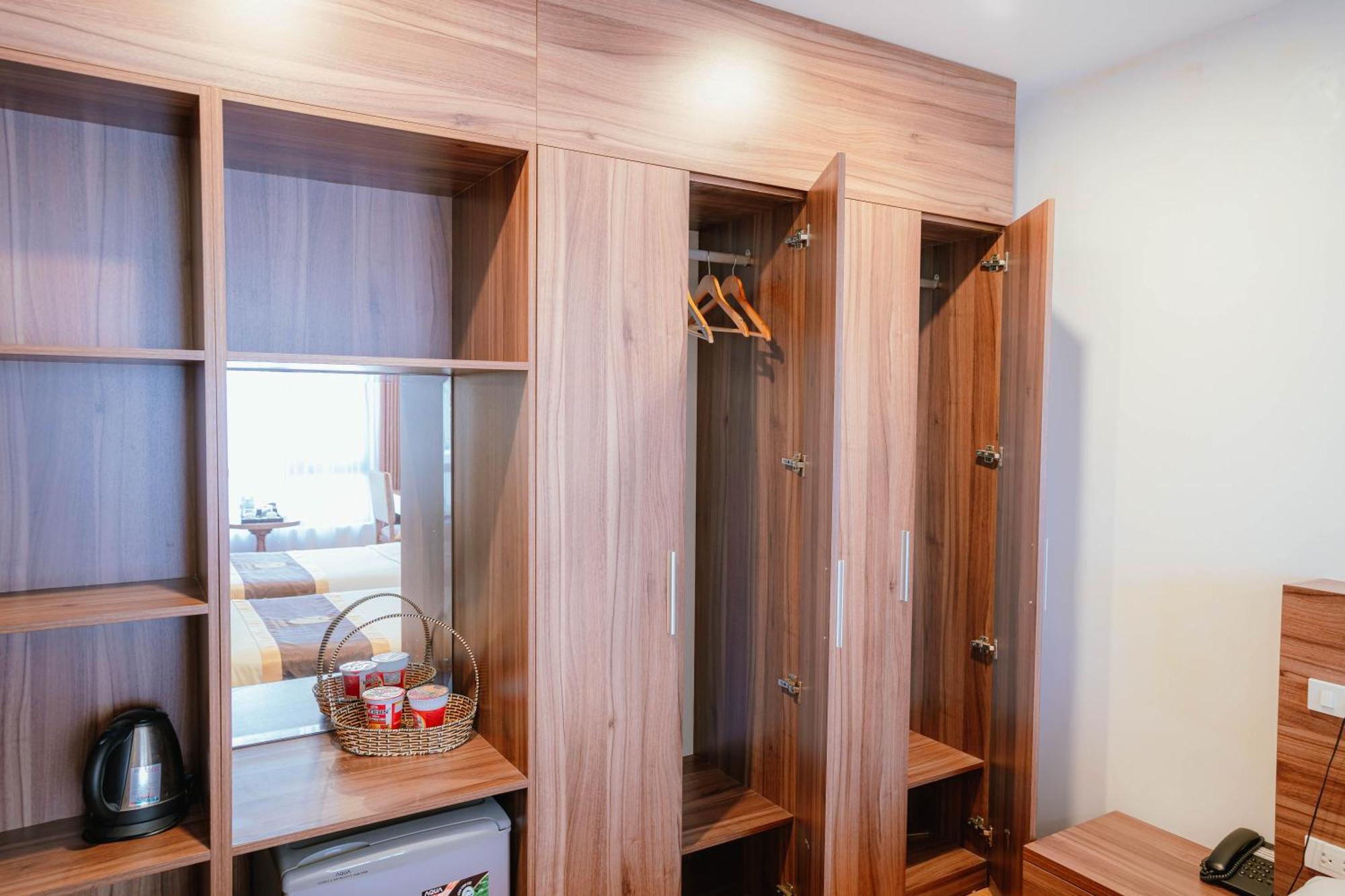 A89 Rosarian Hotel 3*