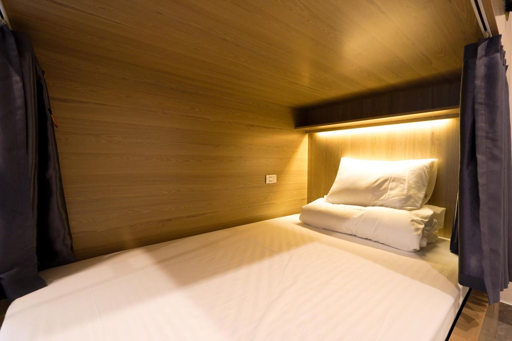 Motogo Capsule hotel *