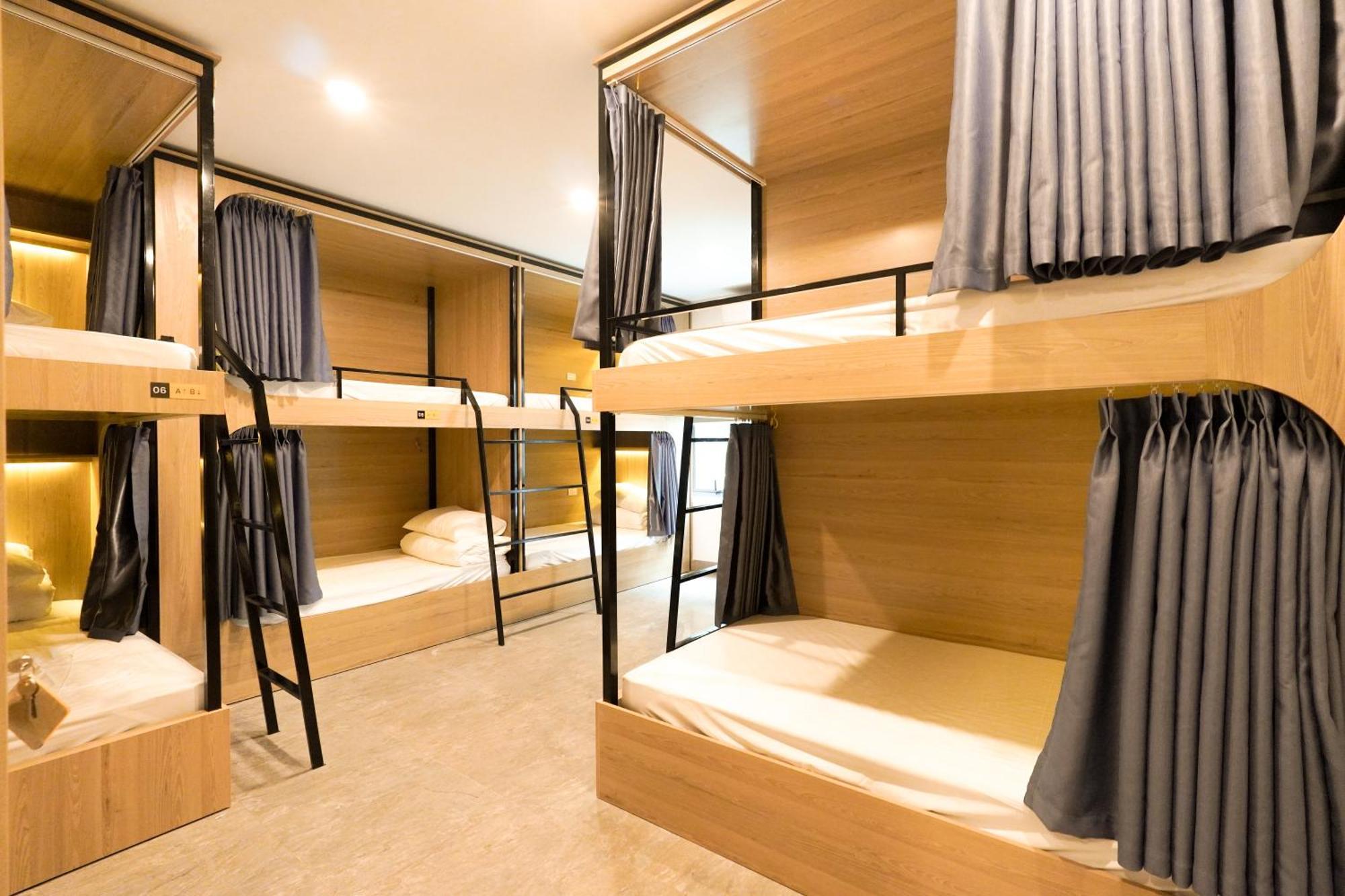 Capsule hotel Motogo *
