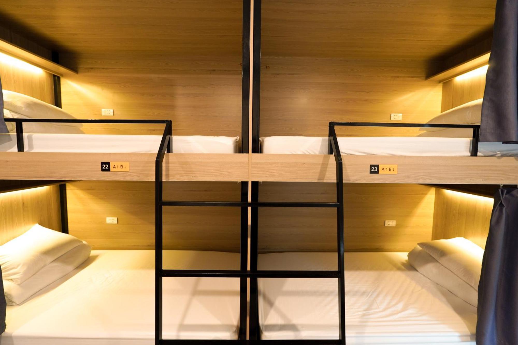 Motogo Capsule hotel