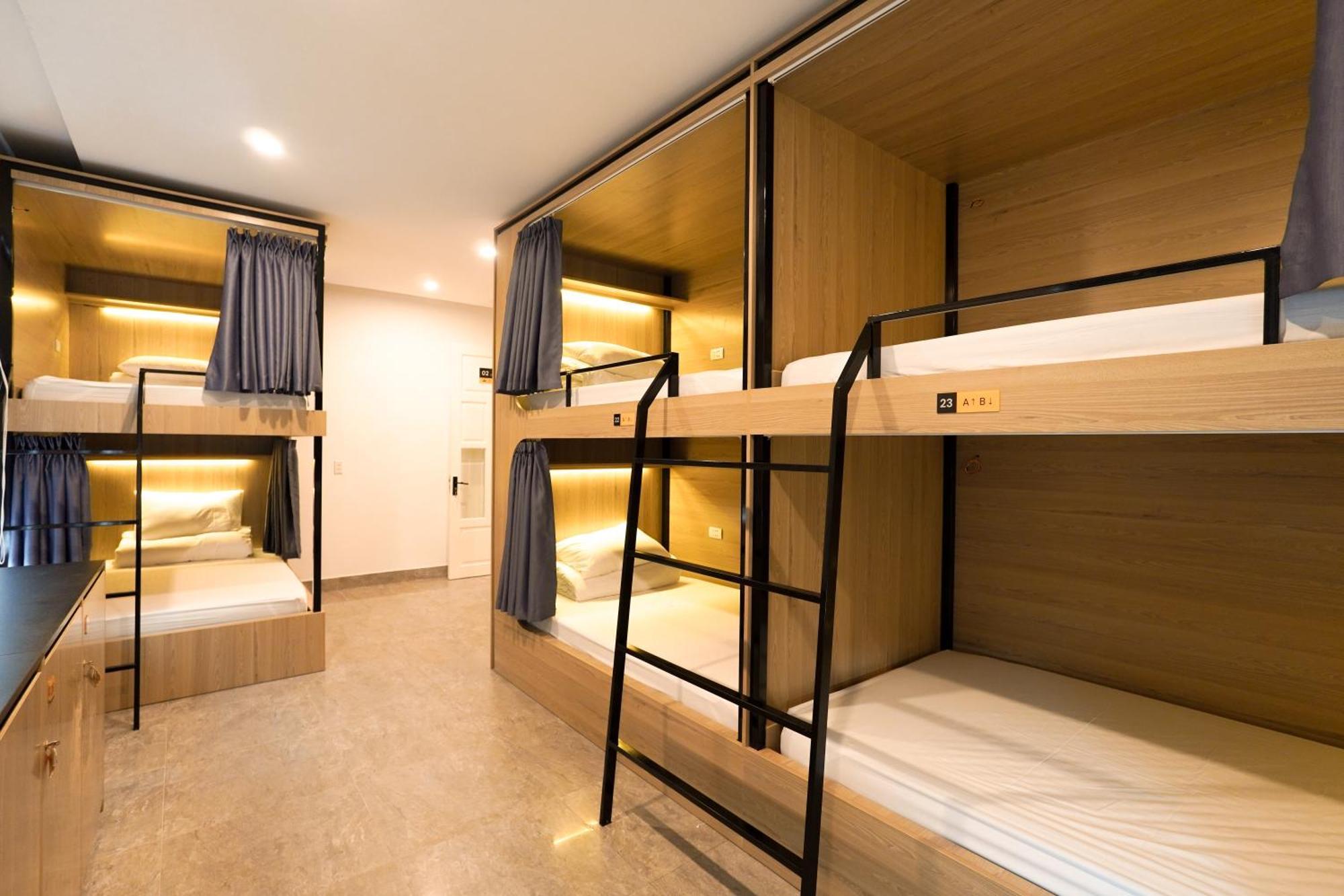 Capsule hotel Motogo