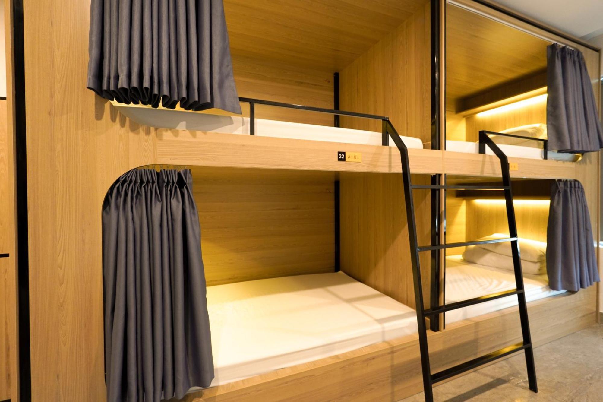 Motogo Capsule hotel