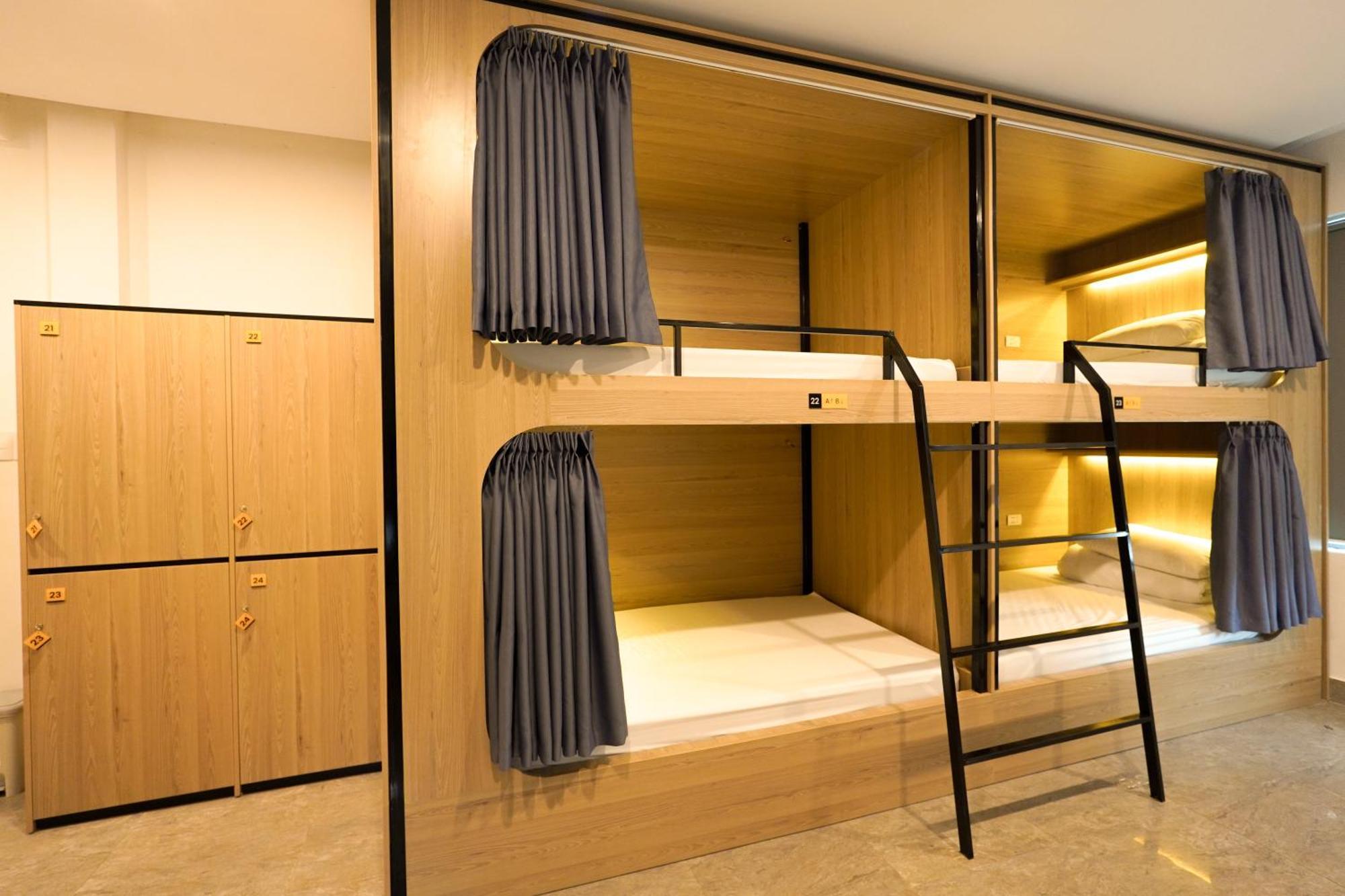 Motogo Capsule hotel *