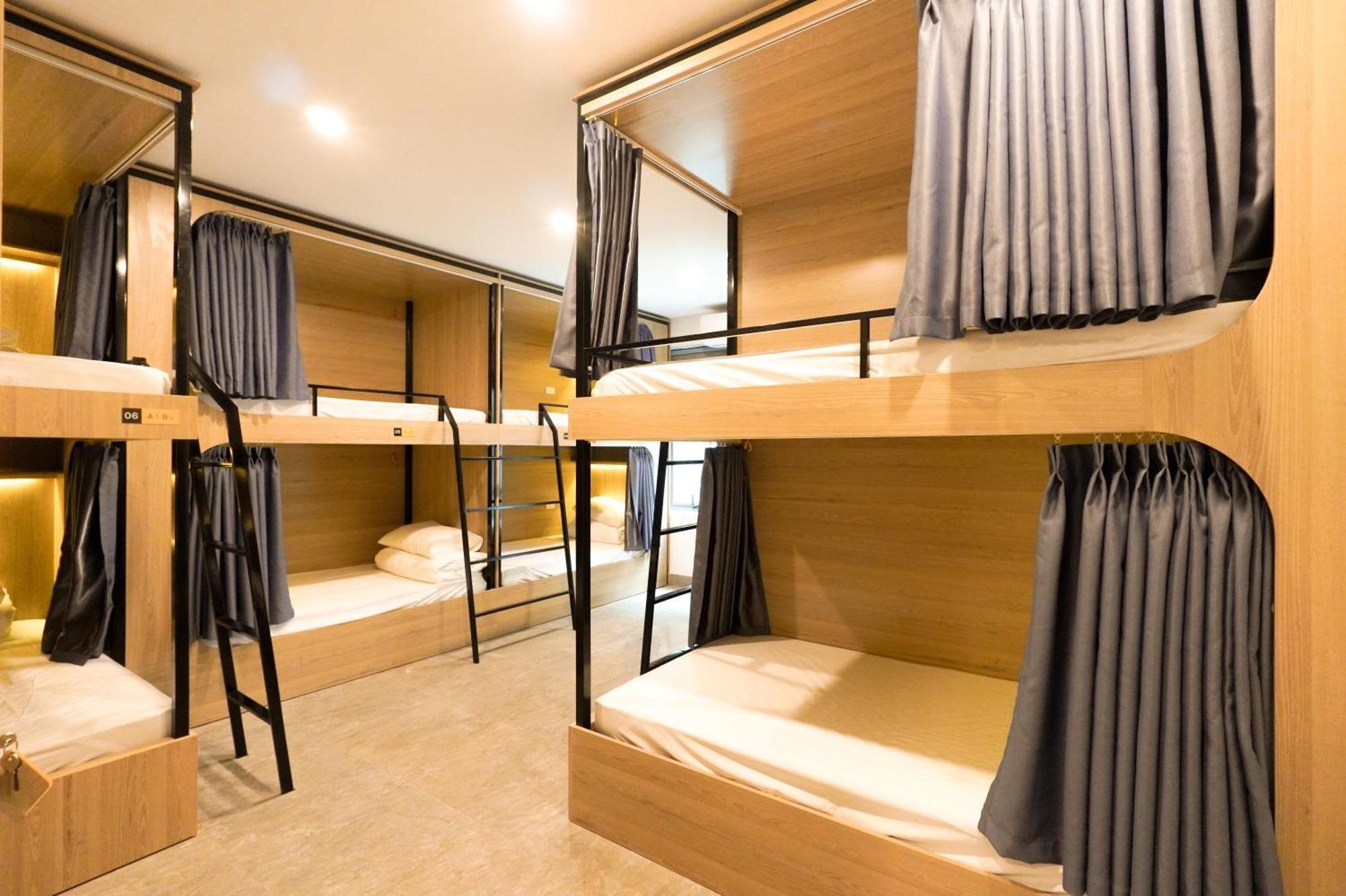 Capsule hotel Motogo *
