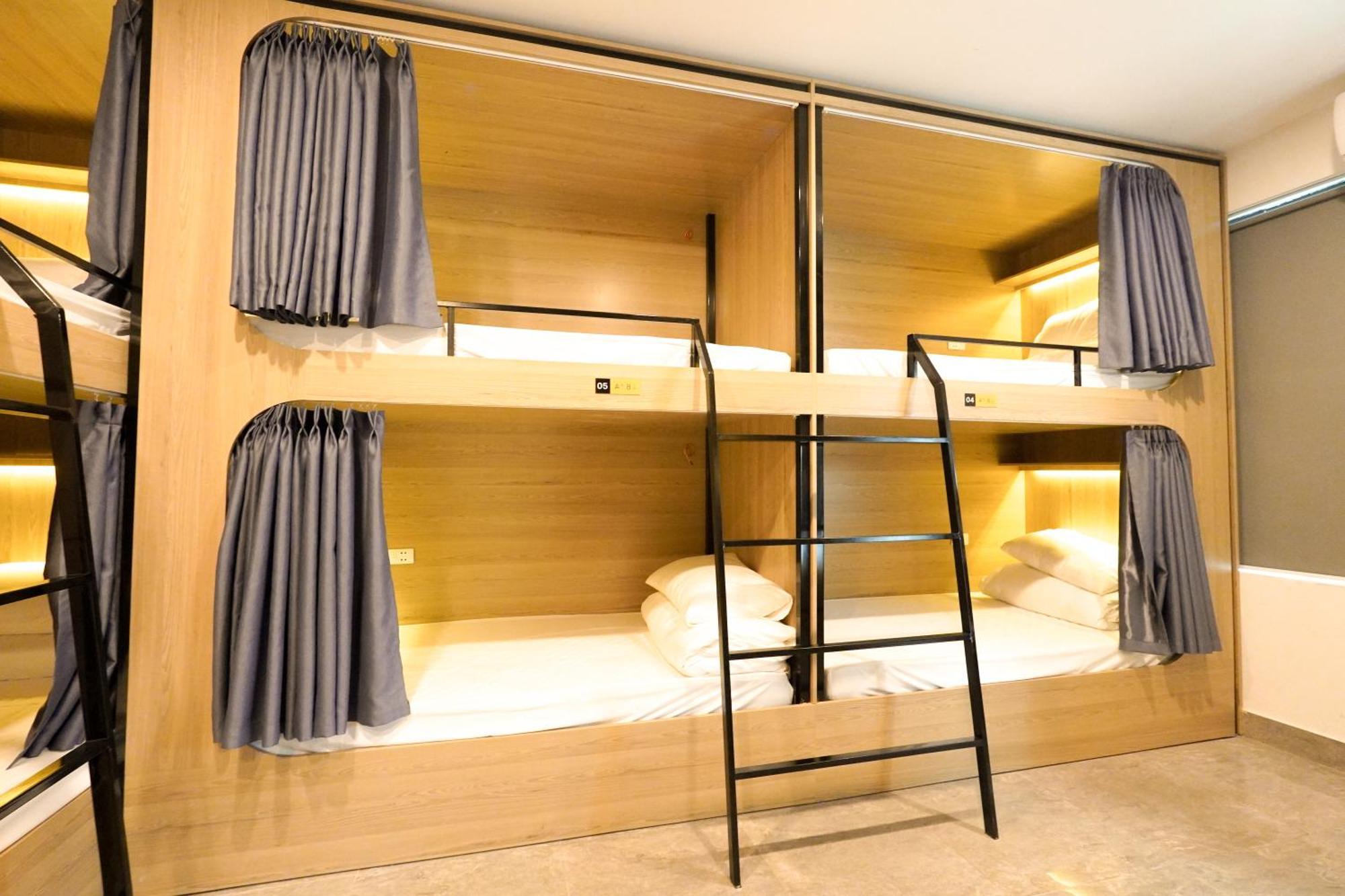 Motogo Capsule hotel