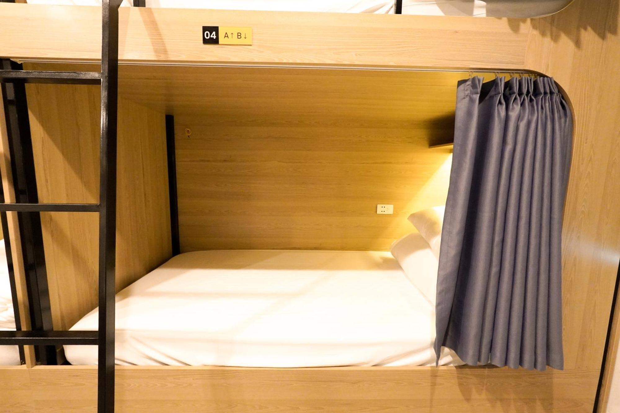 Motogo Capsule hotel