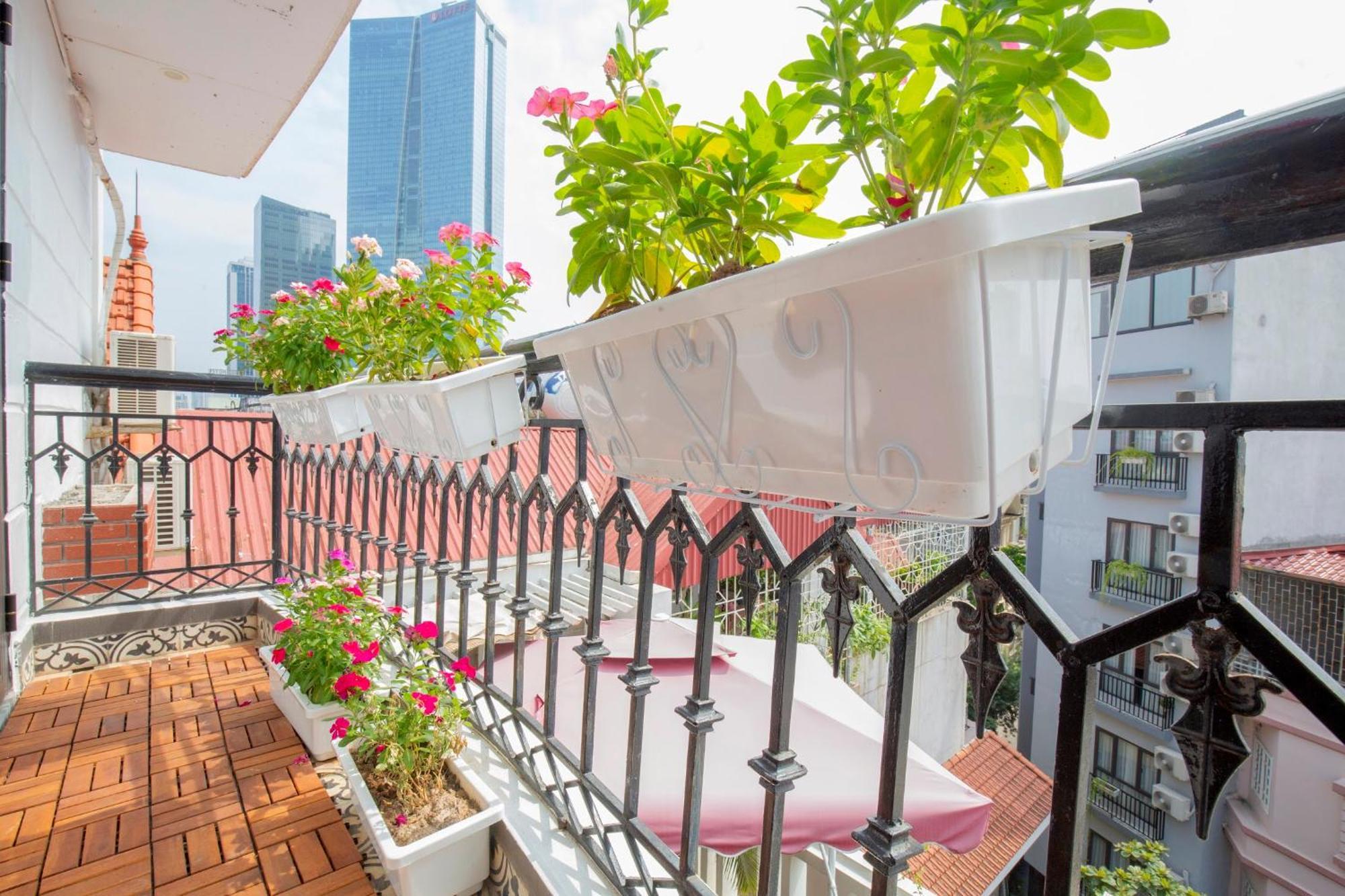Apartment Sumitomo 2 No 48 Lane 12 Dao Tan Street Hanoi