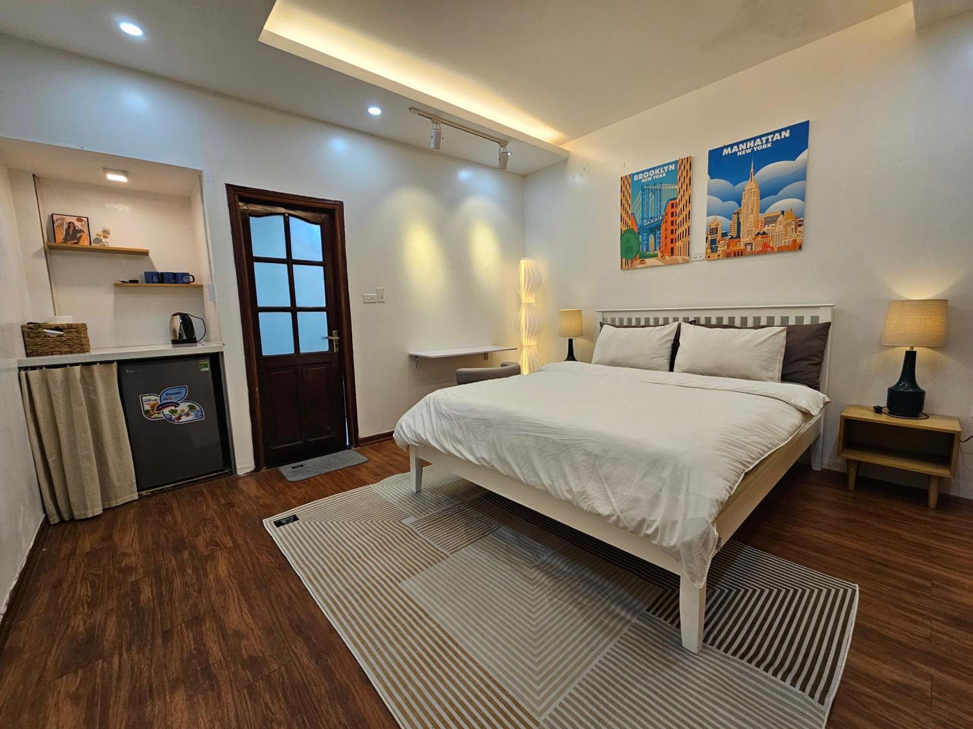 Holly's * Hà Nội