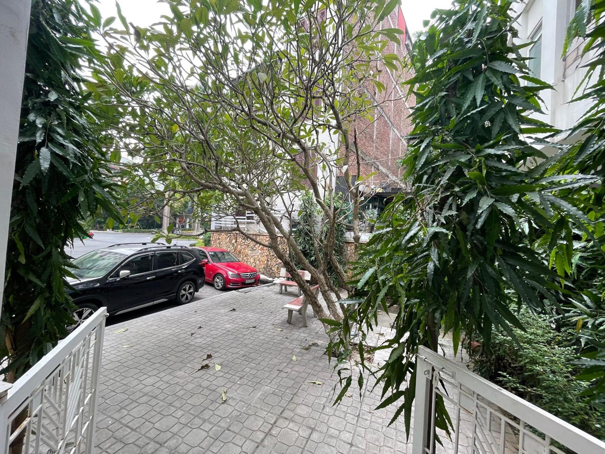 67141 Bedroom Cozy Ho Tay Balcony Full Natural Light *