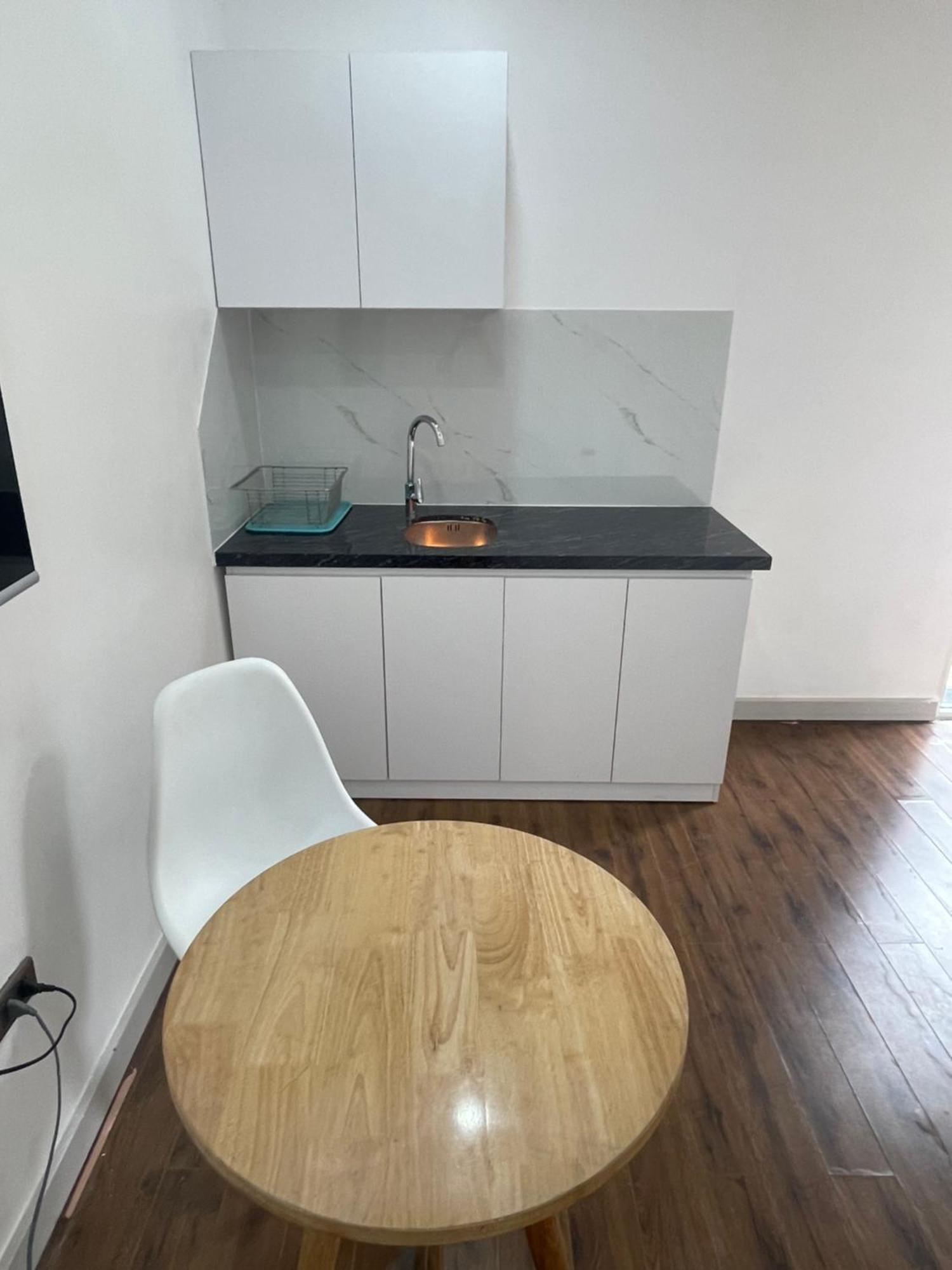 67141 Bedroom Cozy Ho Tay Balcony Full Natural Light