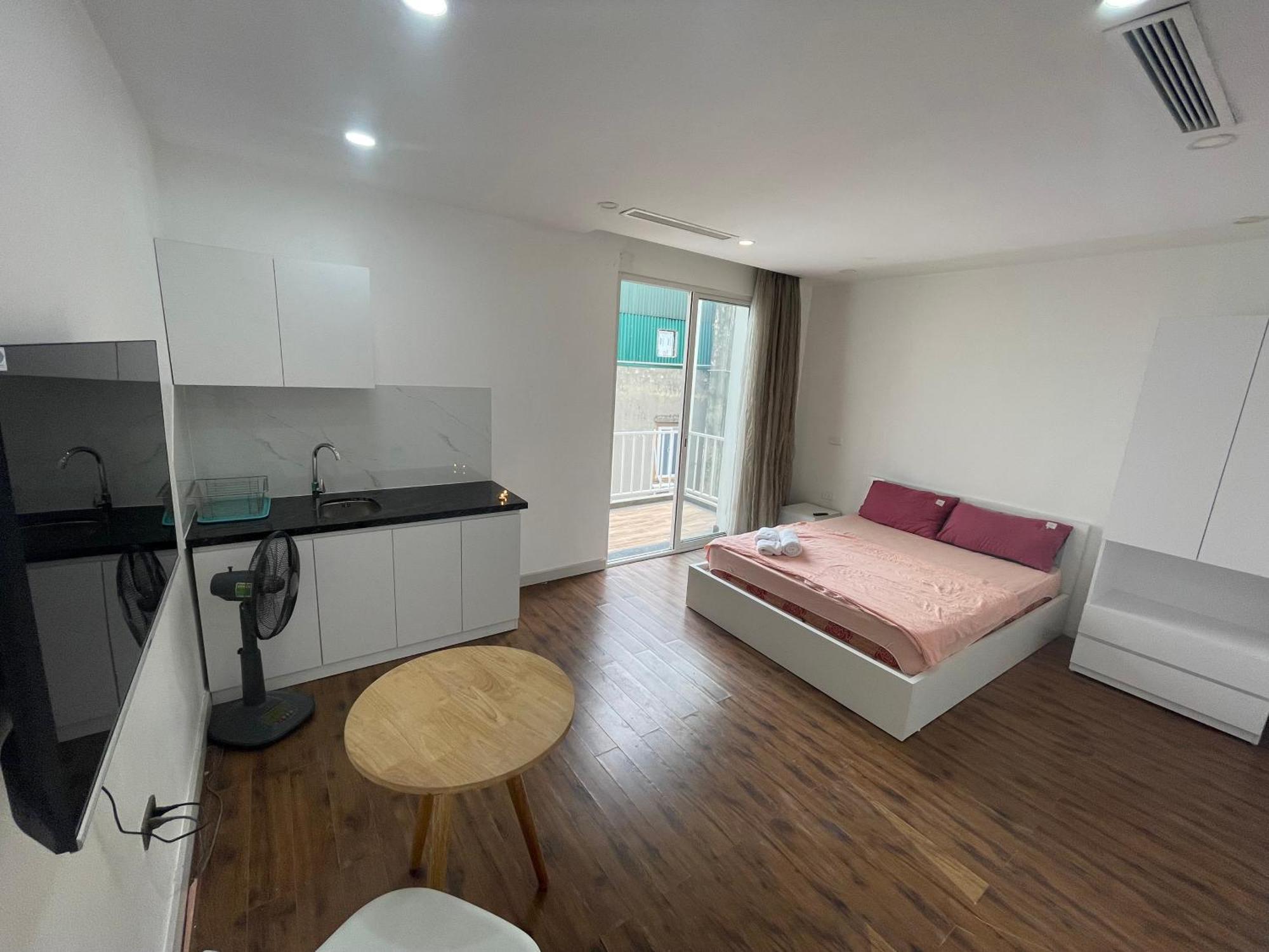 67141 Bedroom Cozy Ho Tay Balcony Full Natural Light Apartment