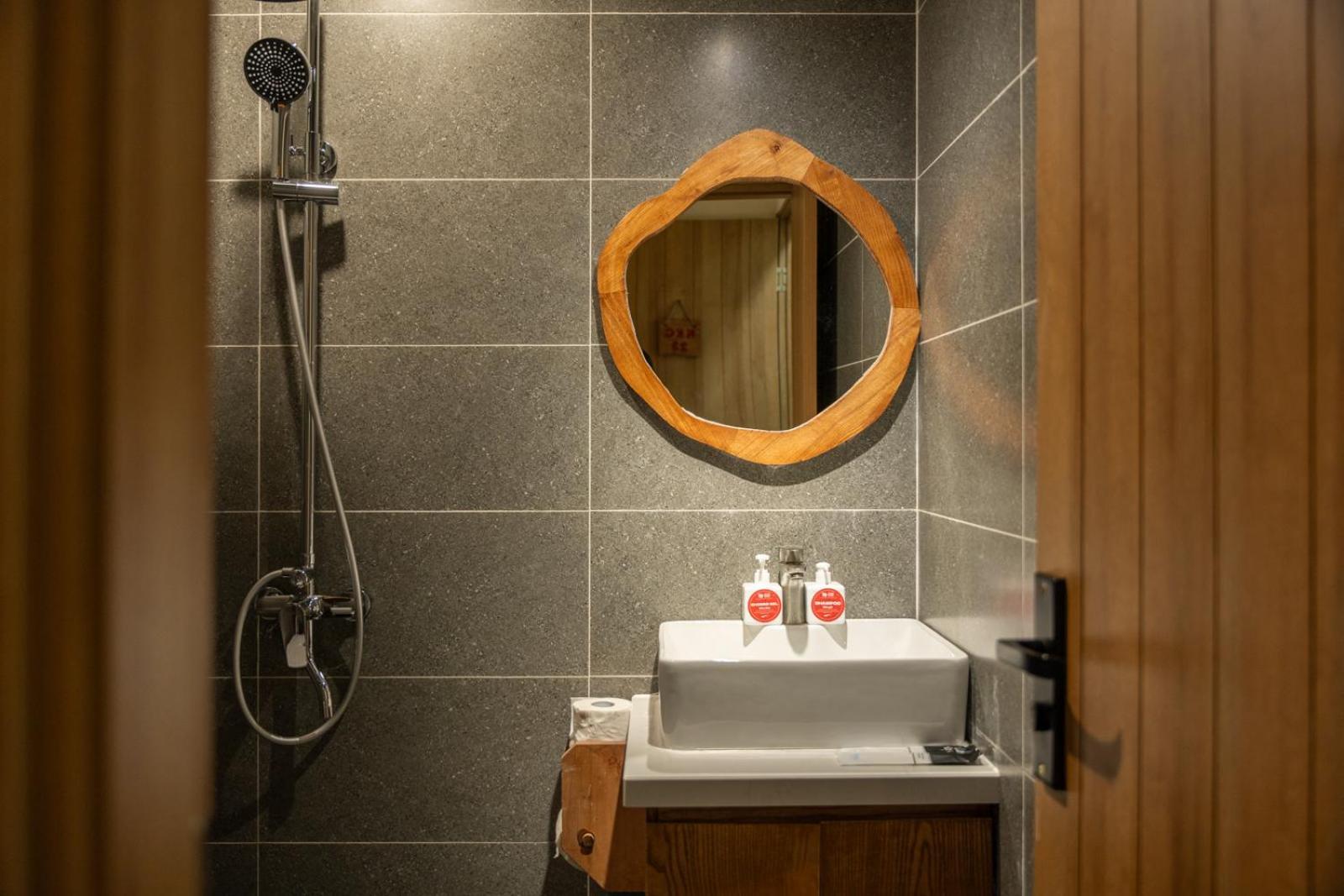 Royal In Center/big Group 10+/rooftop Apartment Hanoi