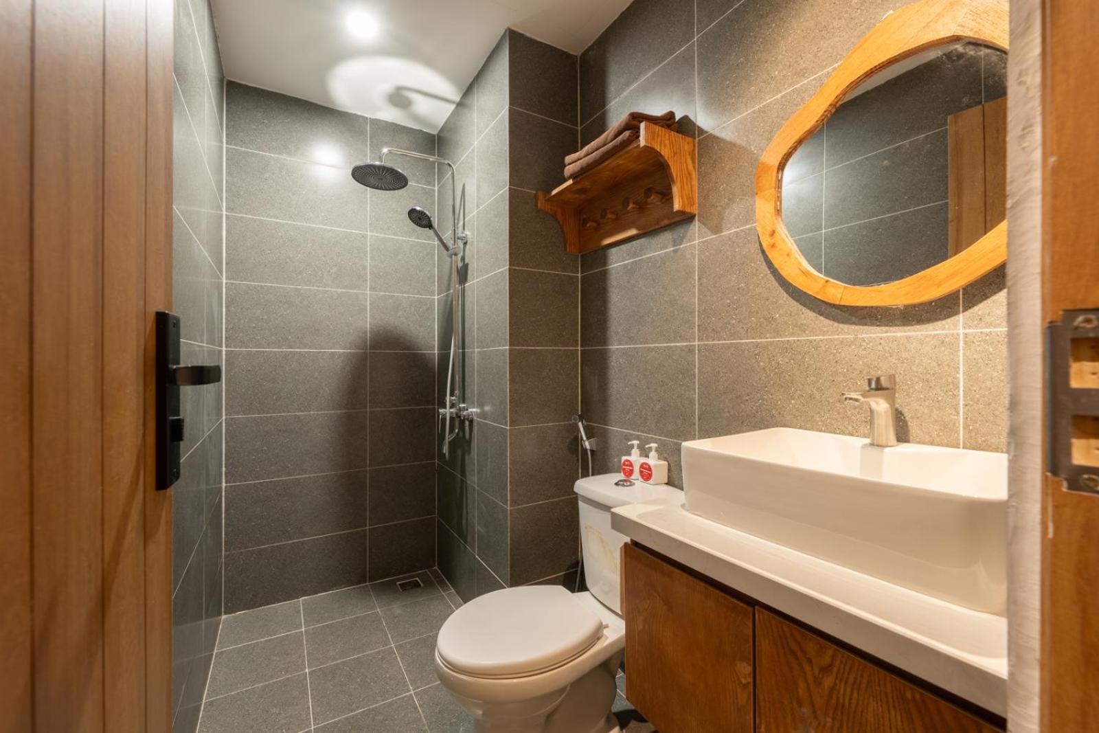 Apartment Royal In Center/big Group 10+/rooftop Hanoi