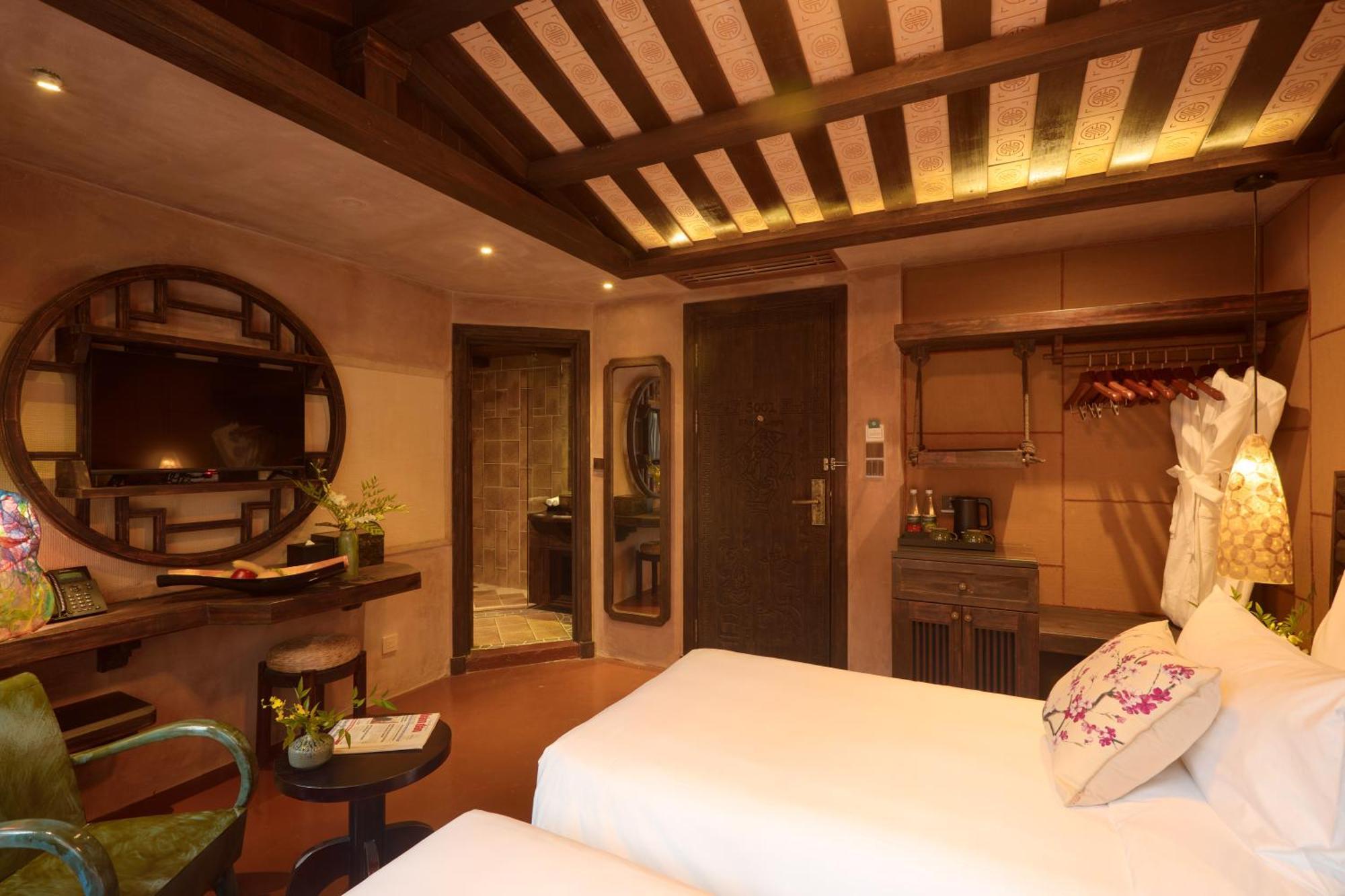 Hotel Kecho Legacy & Hanoi