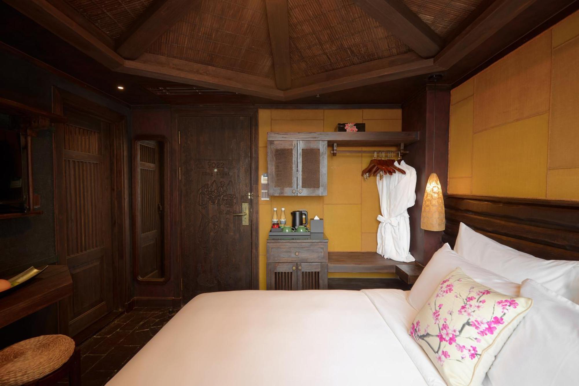 Kecho Legacy & Hotel 4*