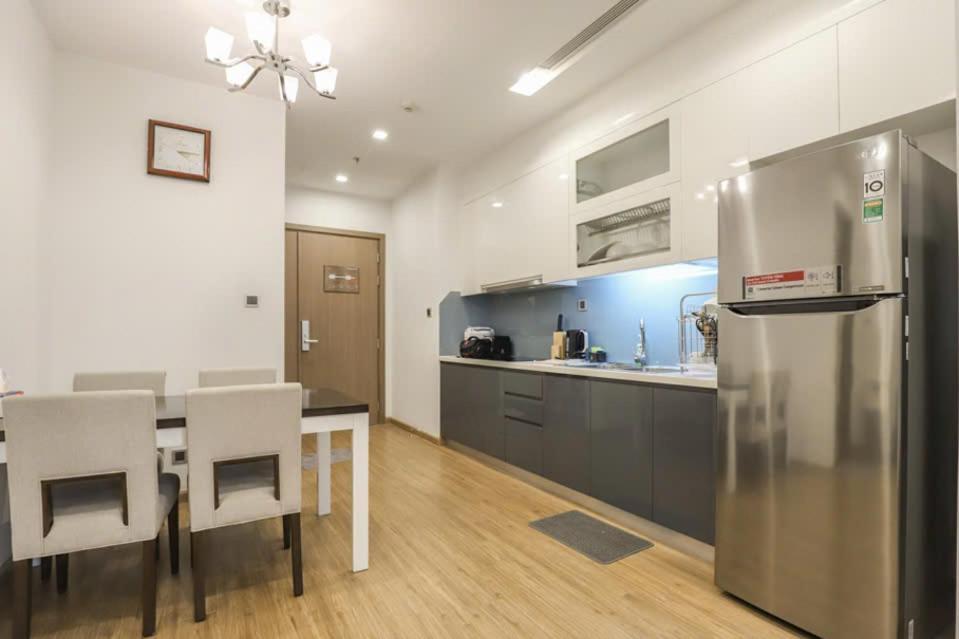 Luxury In Vinhomes Metropolis