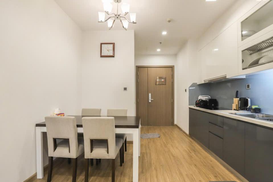 Luxury In Vinhomes Metropolis Apartment