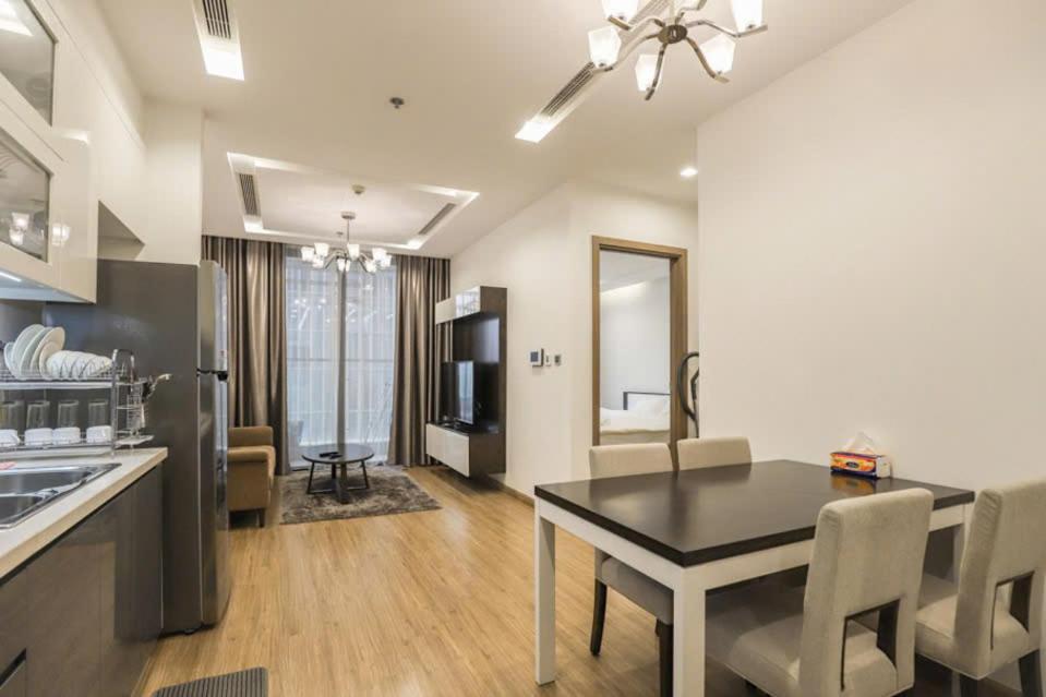 Luxury In Vinhomes Metropolis Apartment *