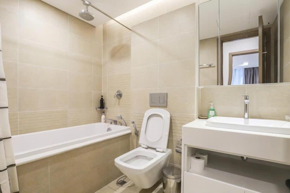 Luxury In Vinhomes Metropolis Apartment