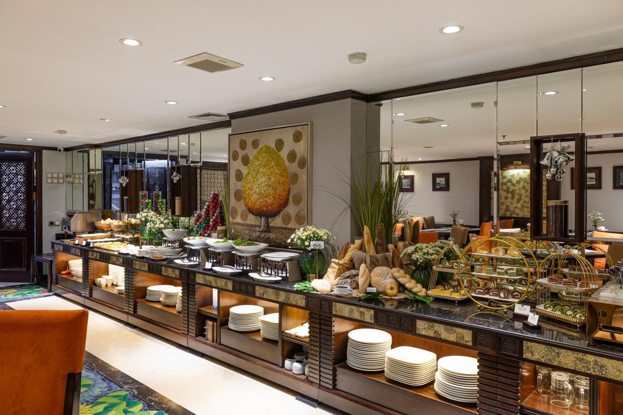 Golden Lotus Luxury 4*