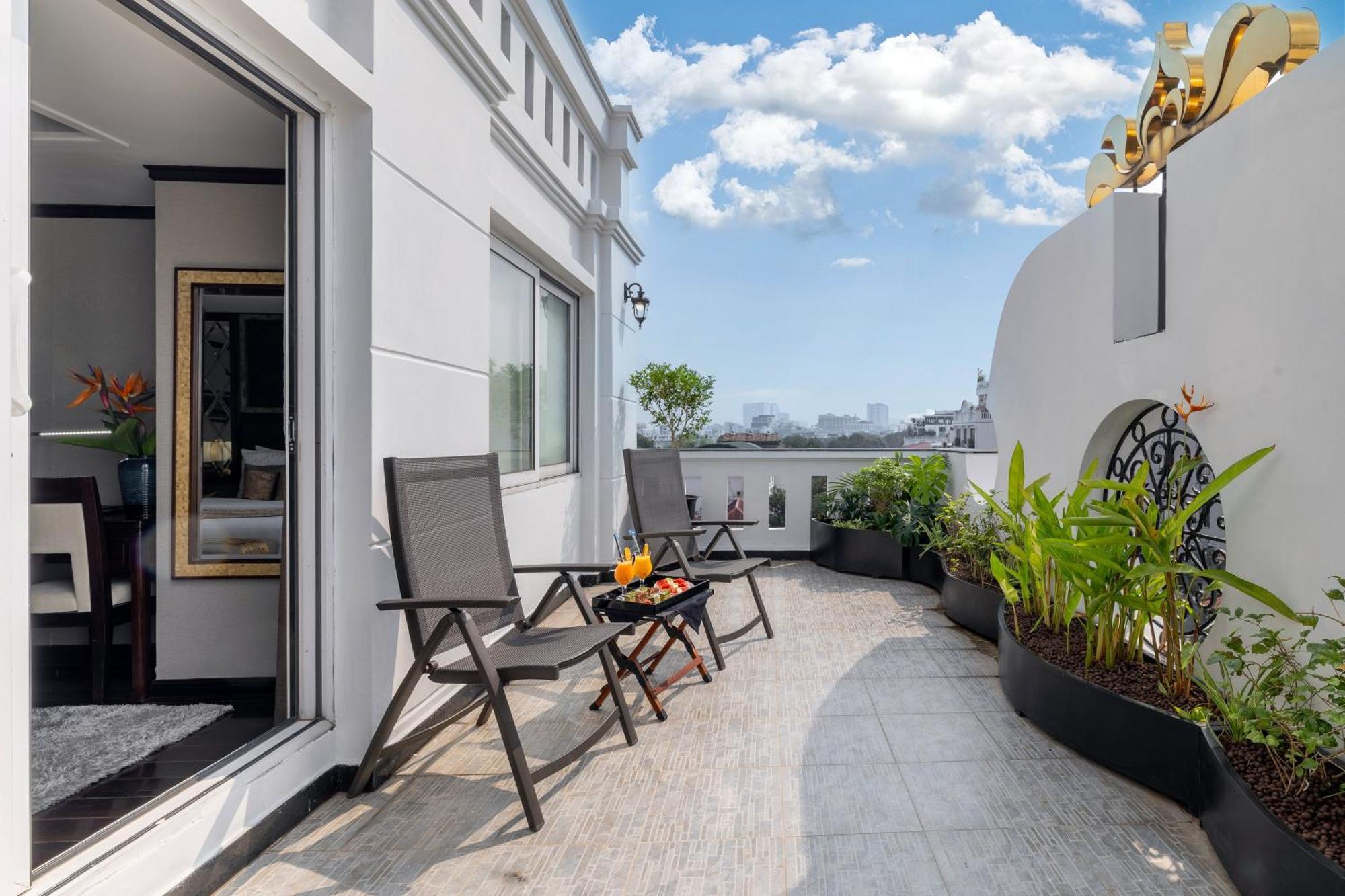 Golden Lotus Luxury Hotel 4*