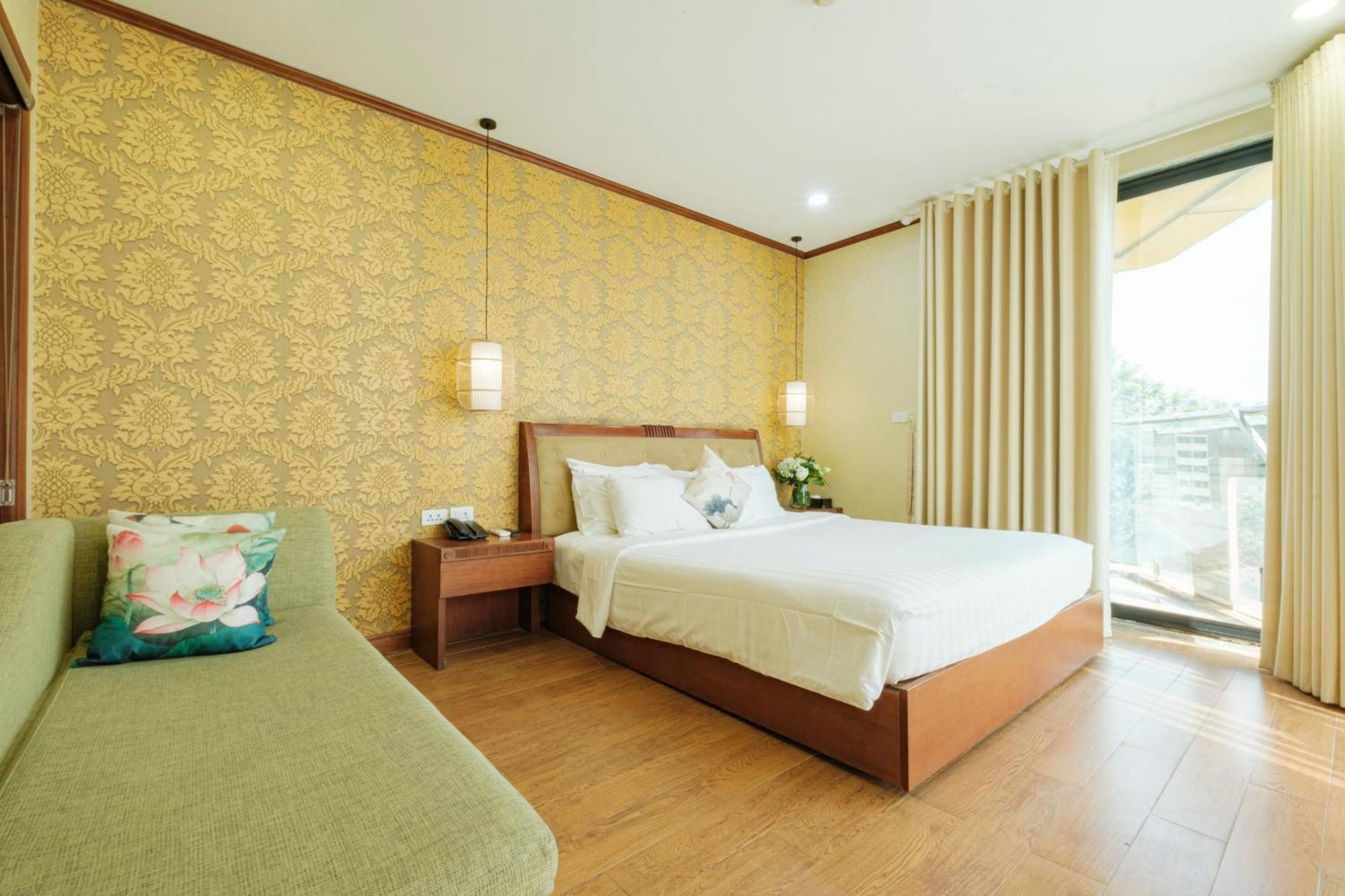 Sunset Westlake Hotel 3*