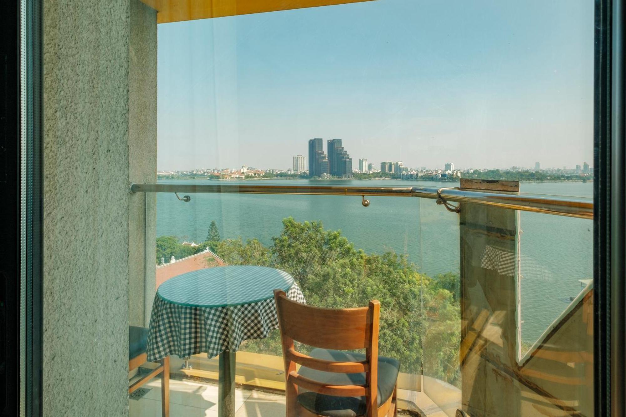 Sunset Westlake 3*