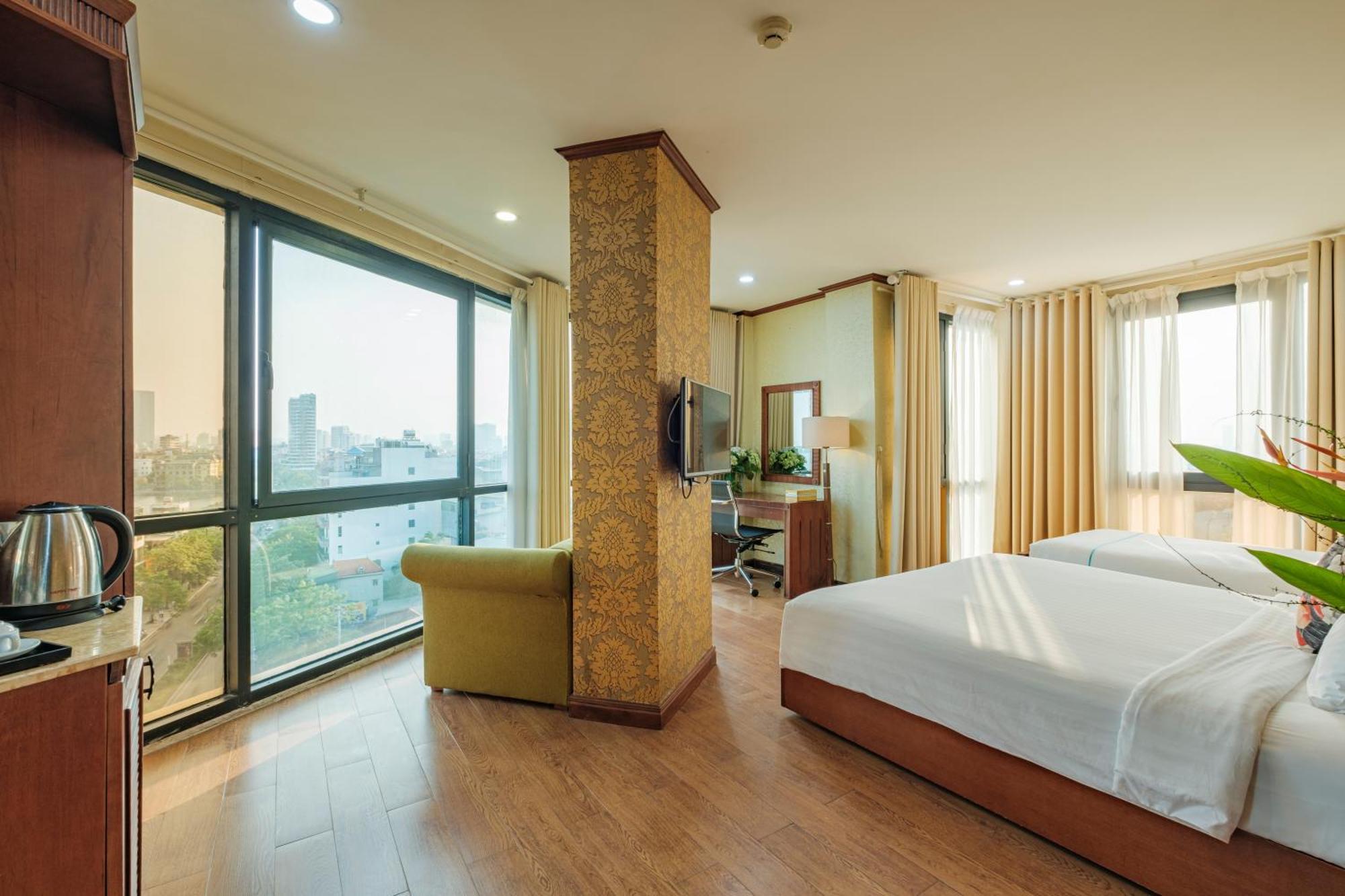 Sunset Westlake 3*