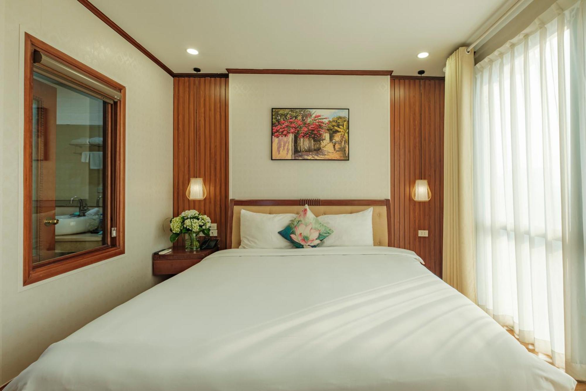 Hotel Sunset Westlake Hanoi
