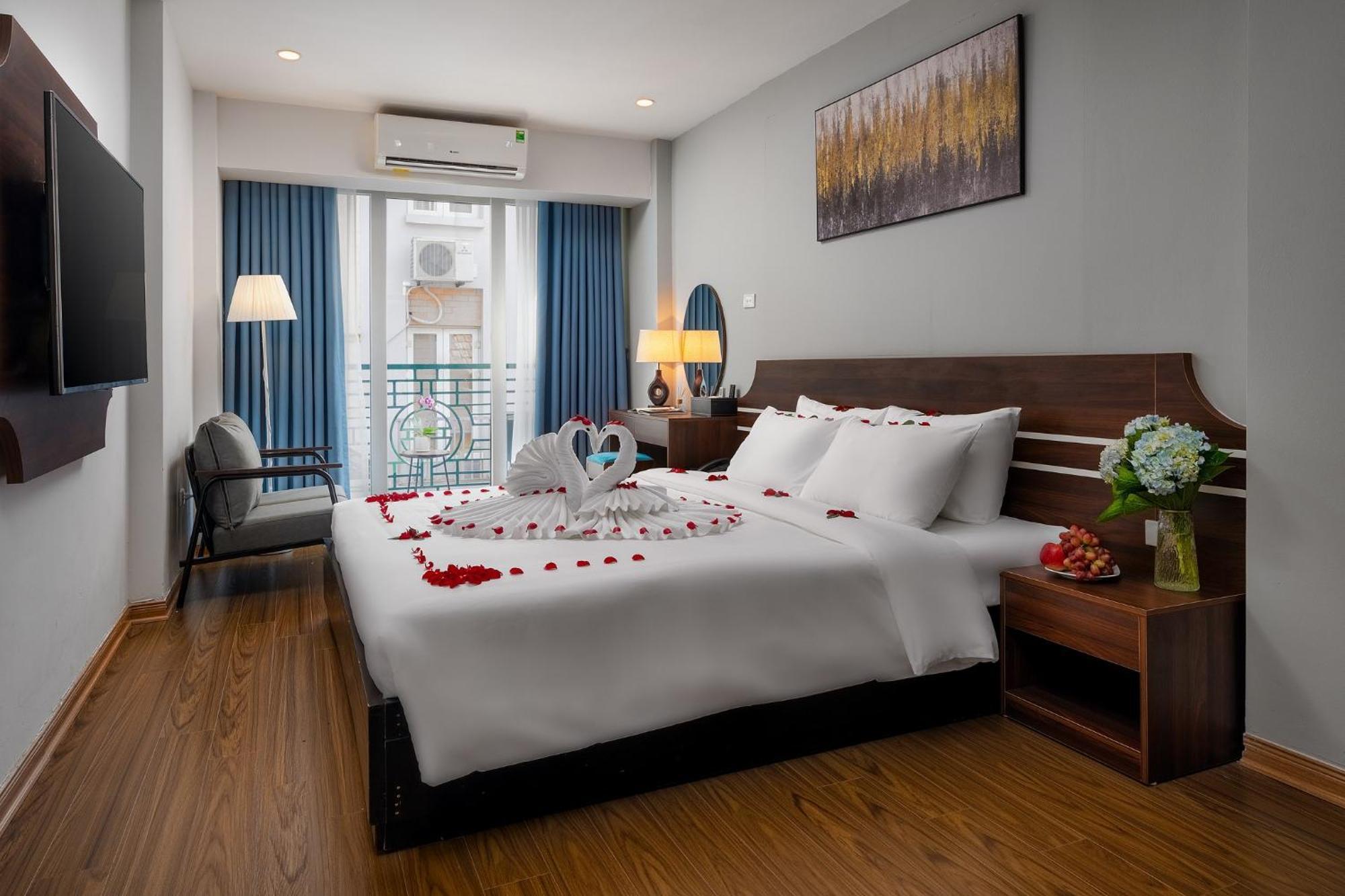 Hotel Astoria - St Joseph Cathedral Hanoi