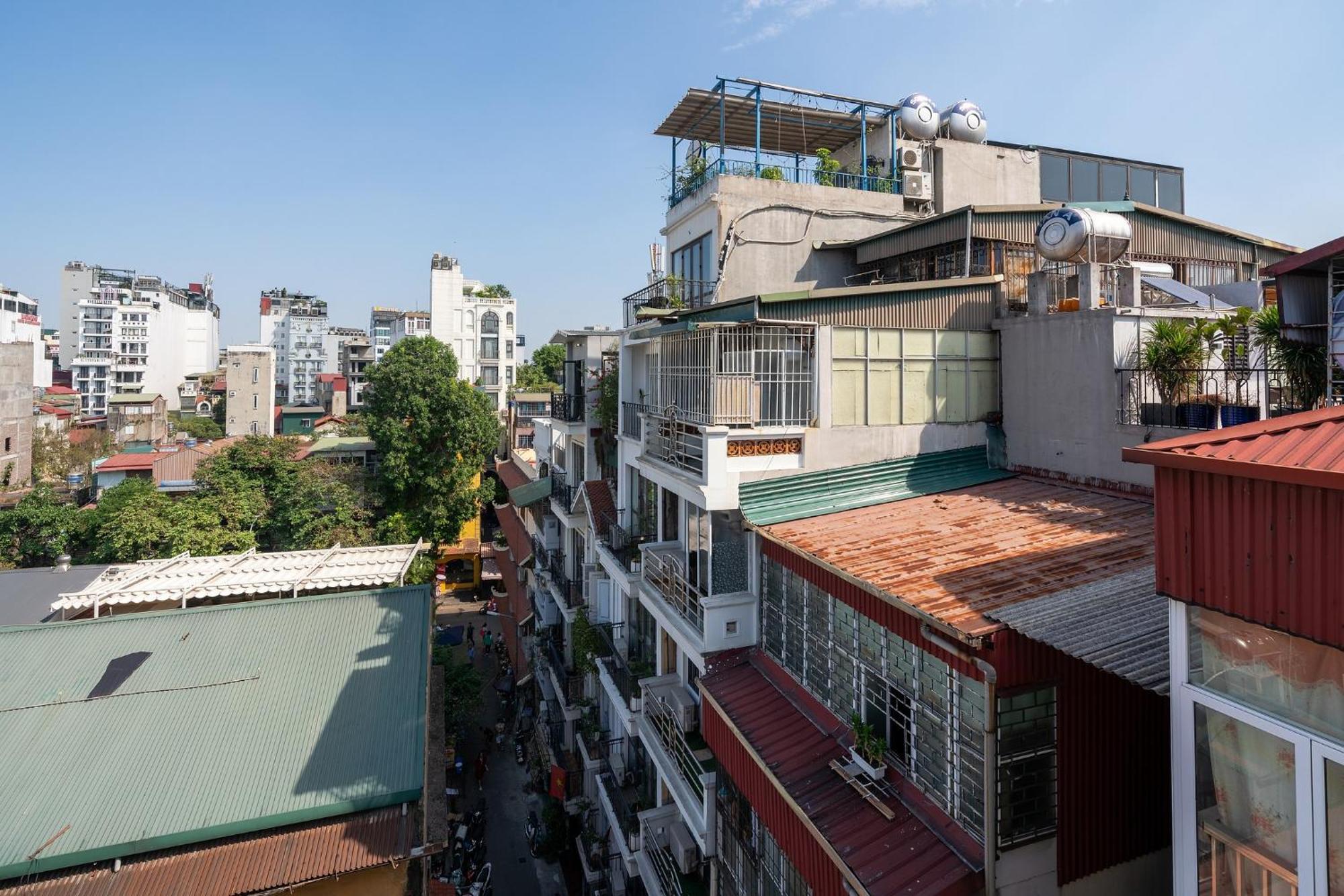 Astoria - St Joseph Cathedral Hotel 3*