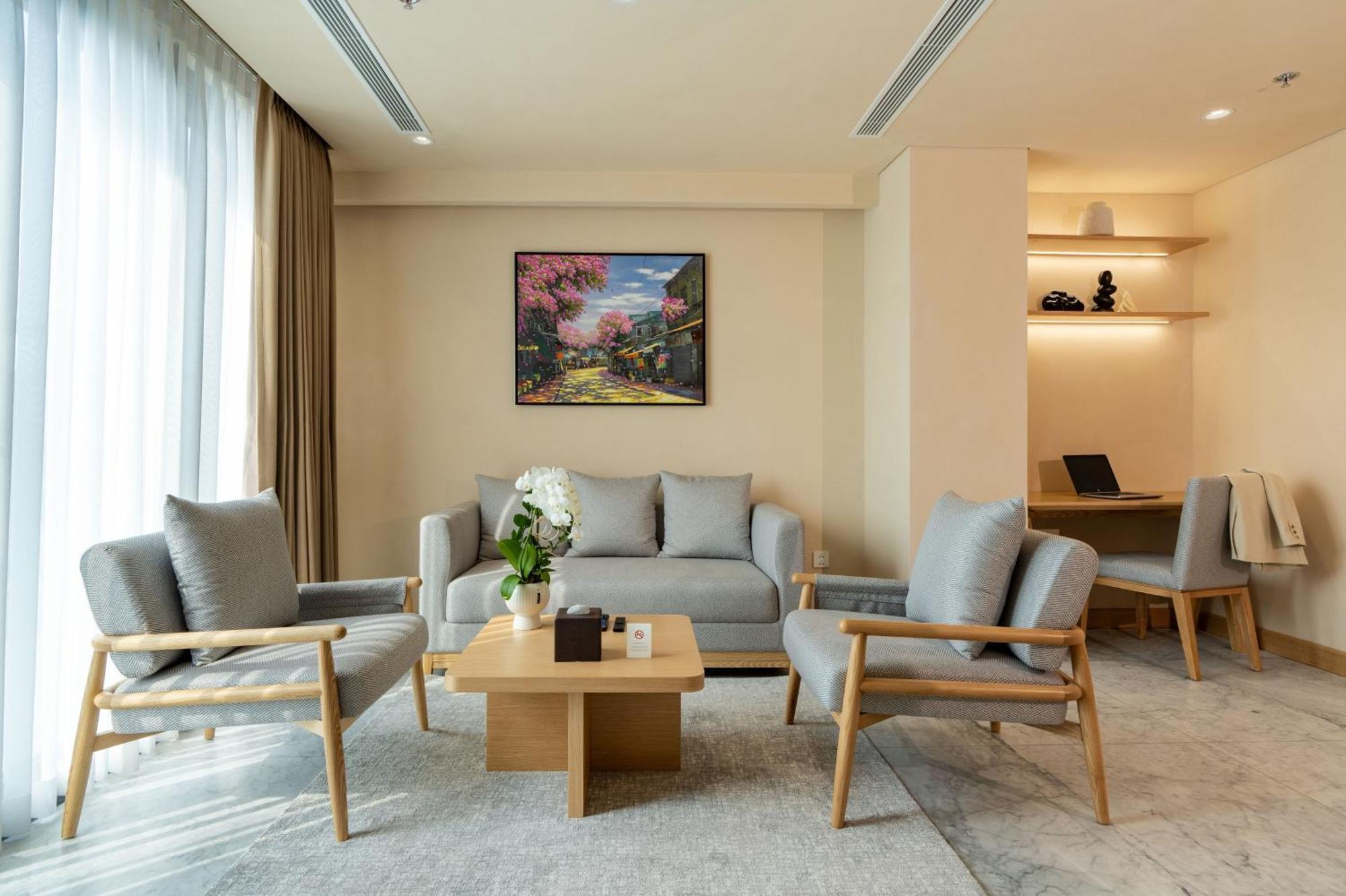 Khách sạn hẻo lánh The Five Lilas