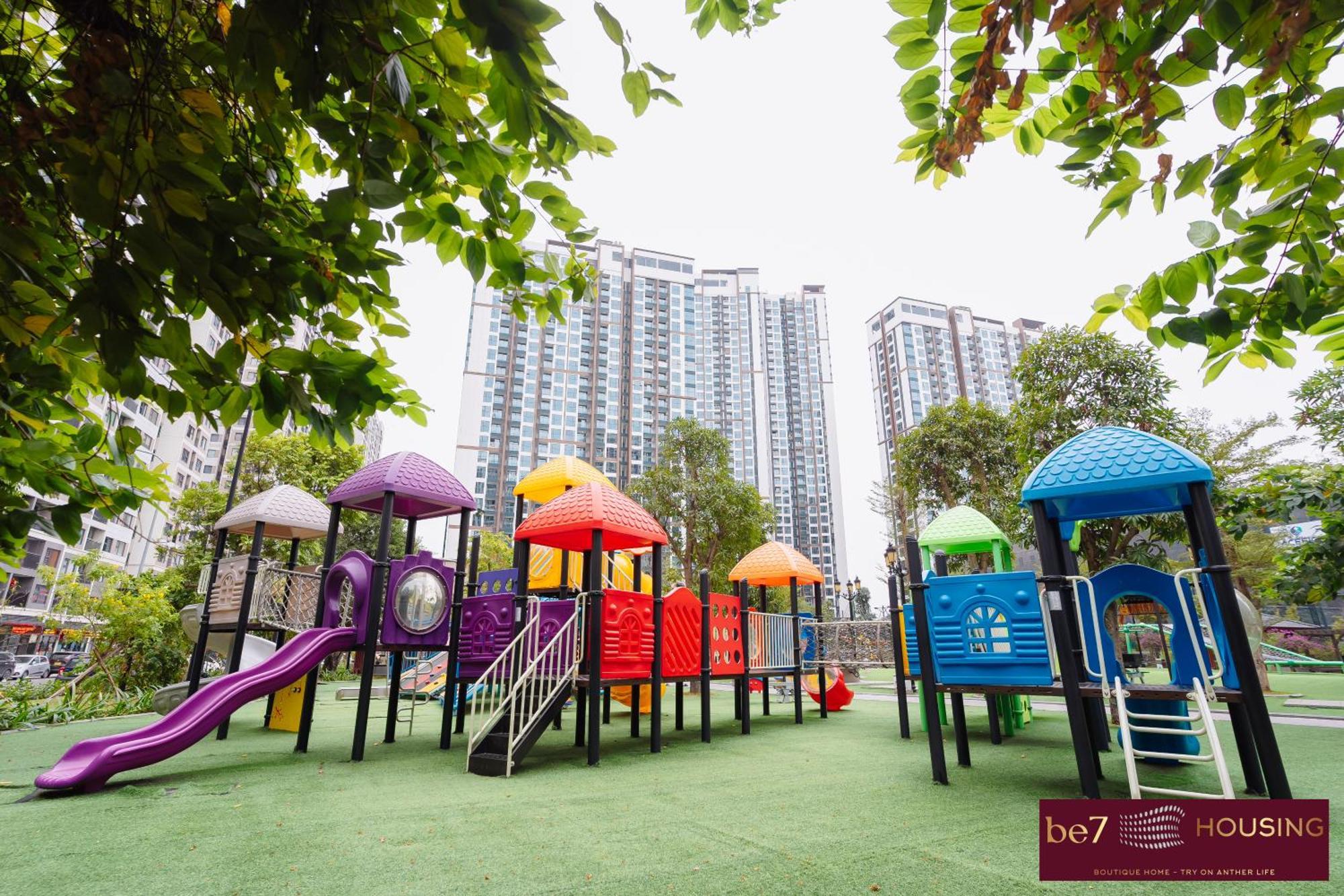 High Ser-apt -warmly & Spacious- Peaceful- Bathtub- Greenview- Nearly Bus Stop- 30mins By Car To Hanoioldquater - Vinhomes Oceanpark