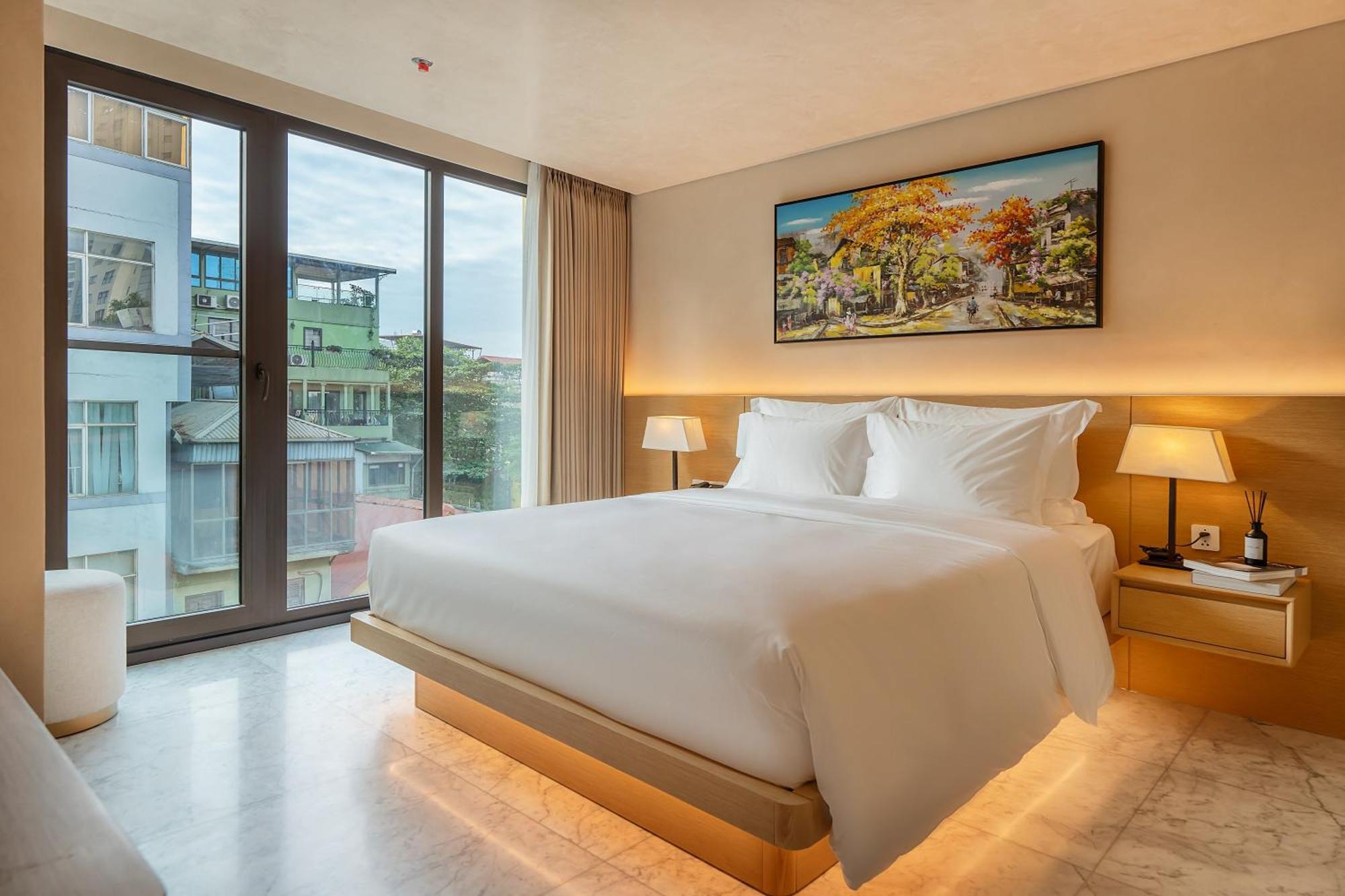 Khách sạn hẻo lánh The Five Lilas Hà Nội